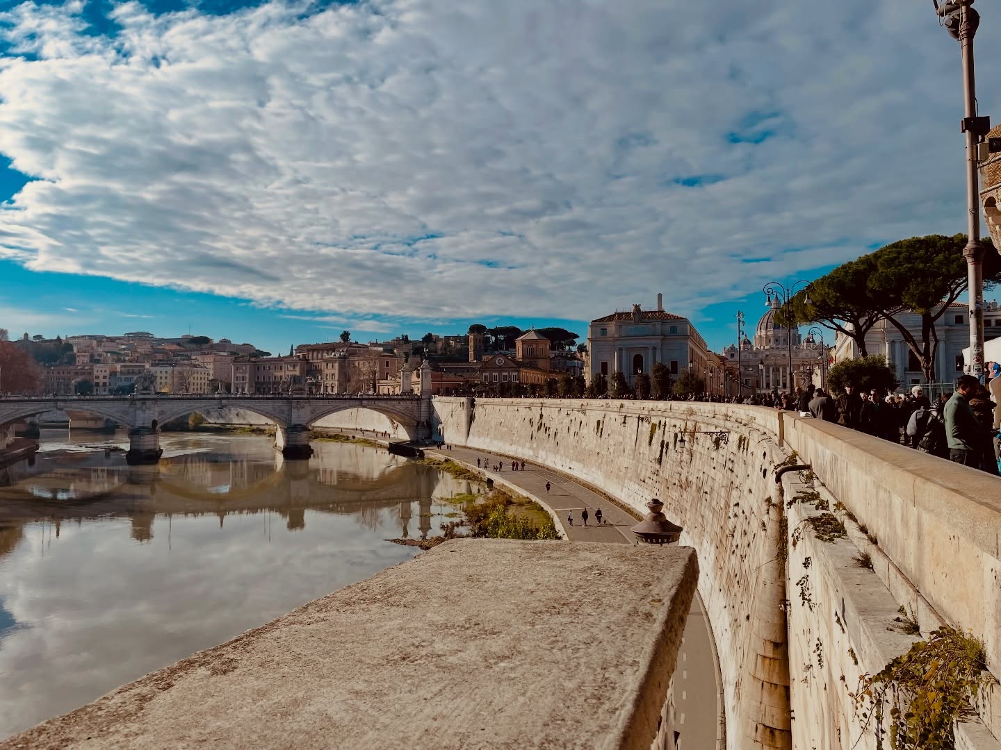 Beautiful Rome and winter walks along the river