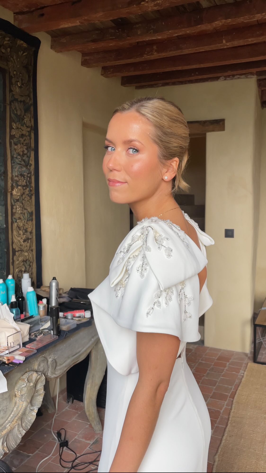 A soft and natural Sofia Richie inspired bridal makeup for my beautiful bride An-Sofie 🤍
She wanted her bridal makeup to be chic & sophisticated, her eyes to pop and told me she had blush blindness. I think we were a match made in heaven 🕊️
If you’re getting married in Belgium or somewhere in Europe on a beautiful location, I would love to be a part of your special day if you feel this type of look aligns with your bridal makeup aesthetic.
Enquire now via my website or send me a dm if you want to connect 🤍
•
•
•
•
2026 wedding - 2026 bride - destination wedding makeup artist - belgium makeup artist
#bridalmakeup #naturalbridalmakeup #belgianmakeupartist #destinationweddingmakeupartist #sofiarichiebridalmakeup
