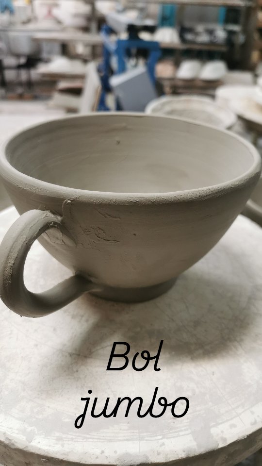 Petite production du bol jumbo, en réalité une tasse façon bol. Un classique de ma production.
#soufflenheim #boldejeuner #bol