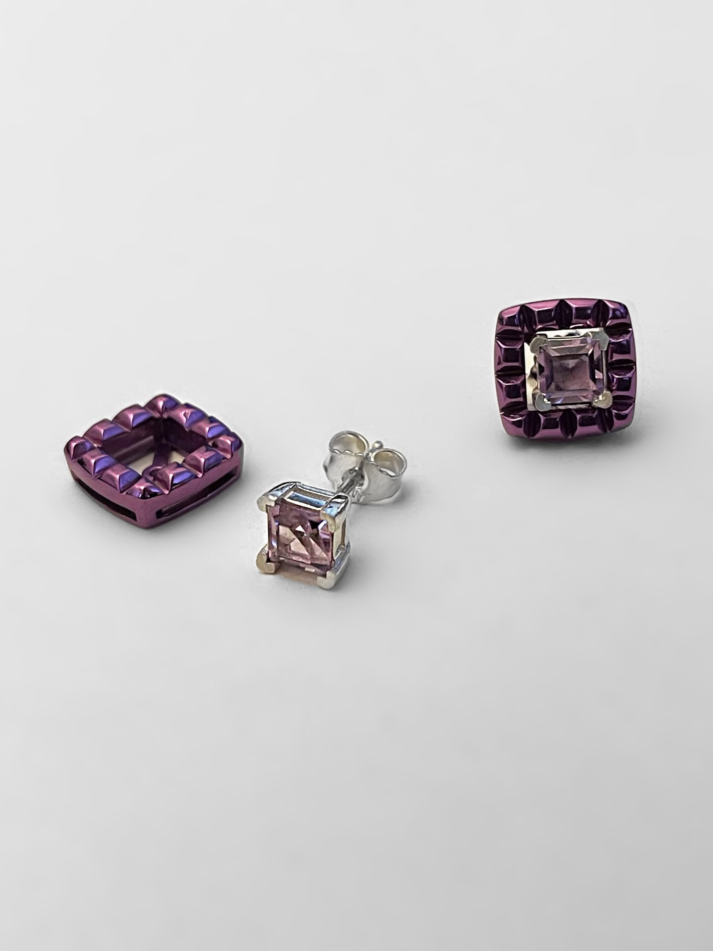 Amethyst earrings with detachable halos that make delicate captivating💜
#mkfinejewelry #bespoke #custommade #highjewelry #gems