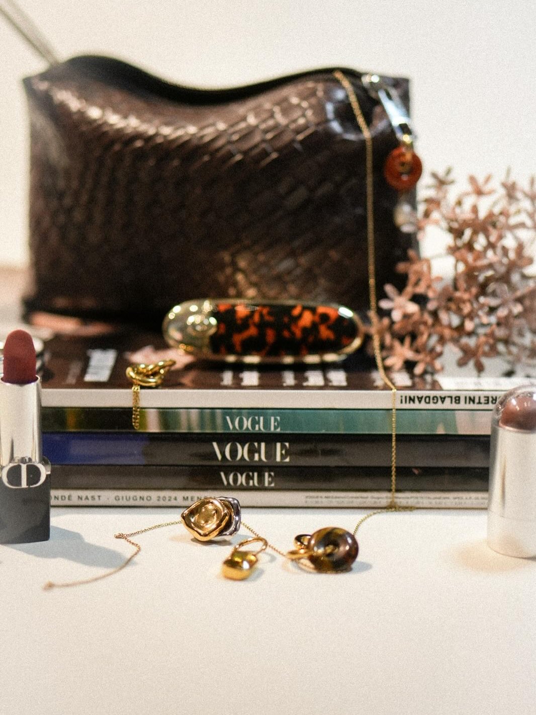 Sve naušnice možete pronaći na našem webu: azraajewelry.com, uskoro nam dolaze i isti modeli u srebrnoj varijanti! 🫣❤️