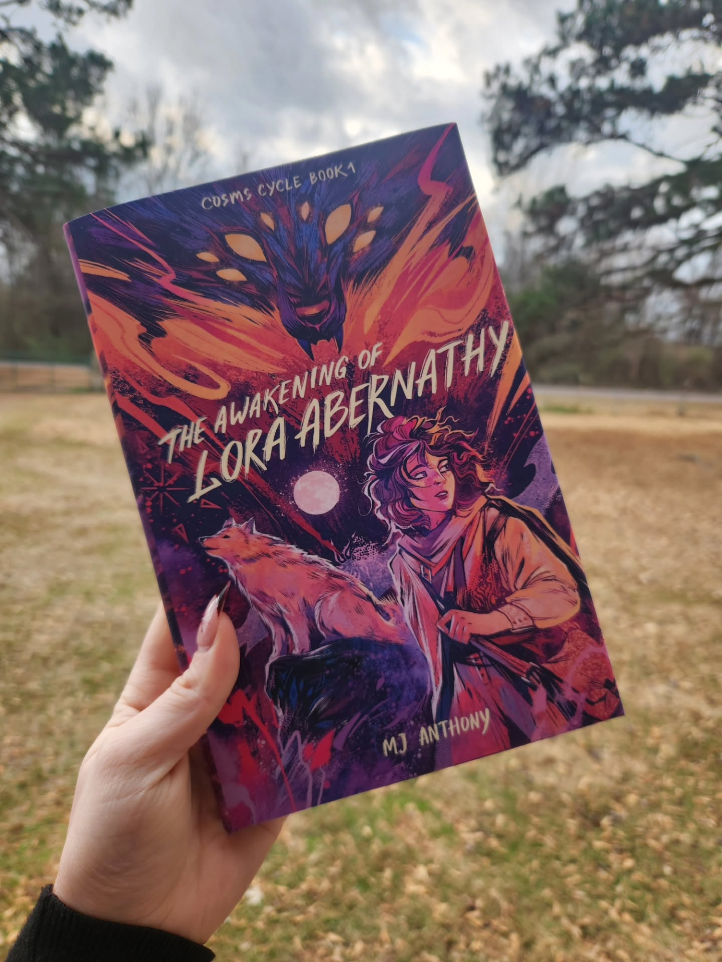 🥀💀My little package of DBP books also included the hardback of The Awakening of Lora Abernathy and I'm OBSESSED💀🥀
I always pitch TALA as an atmospheric D&D inspired portal fantasy book about a girl who's supposed to be able to turn into a wolf but can only turn into a dog instead, which causes just a few problems (internal and external) as you could imagine!
I really love that this is a series @dragon.bone.publishing which makes it the second ever series for us to publish, my own epic fantasy series The Shadows of Light being the first!
For sure give it a chance if you like fantasy novella series 🫶🏻
💀🥀
#prettybooks #portalfantasy #queernormative #d&inspired #theawakeningofloraabernathy