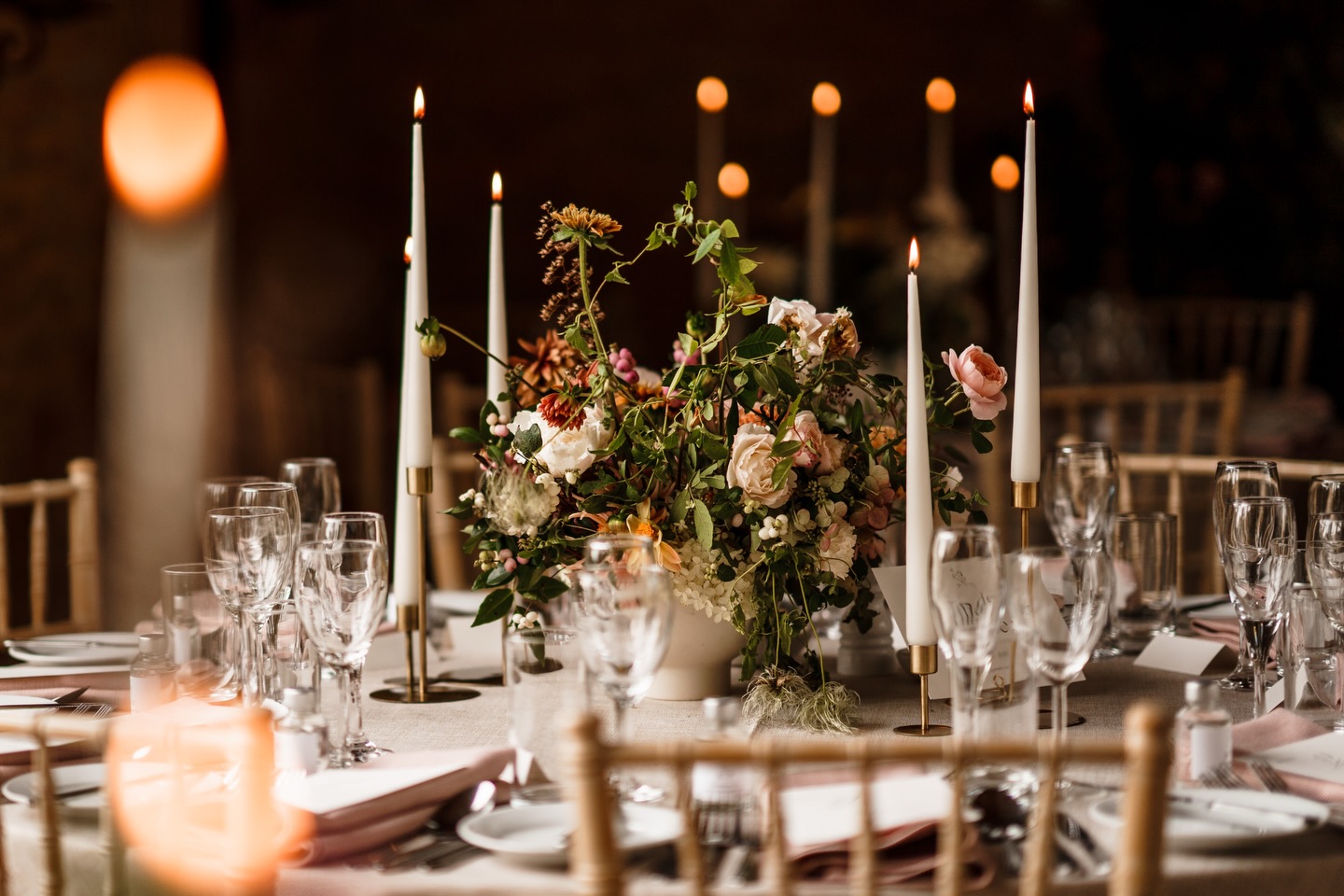 A handful of images I come back to again and again.
Photographer: @stephenwalkerphotography
Florist: @libertylaneflowers
Venue: @strattoncourtbarn
Caterer: @rossandrossevents
Rentals: @theluxecollectionuk
Their beauty is timeless - so right on that September day, and still so right now a few years later. And perhaps that’s why I keep coming back to them. Like a palate cleanser, when the predictions for the next wedding trend feels a little overwhelming.
Do you have any images you keep coming back to? Please send them my way so we can admire together!
#septemberwedding #barnwedding #weddingplanneroxfordshire