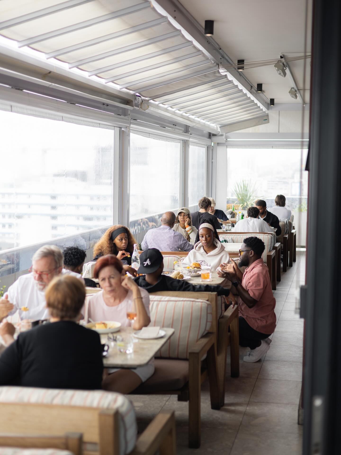 we’re in for a sunny week ahead, which calls for cocktails & vino. see you on the 9th floor? 🌞
bookings:
• 021 286 9332
• book@hugosocialclub.com