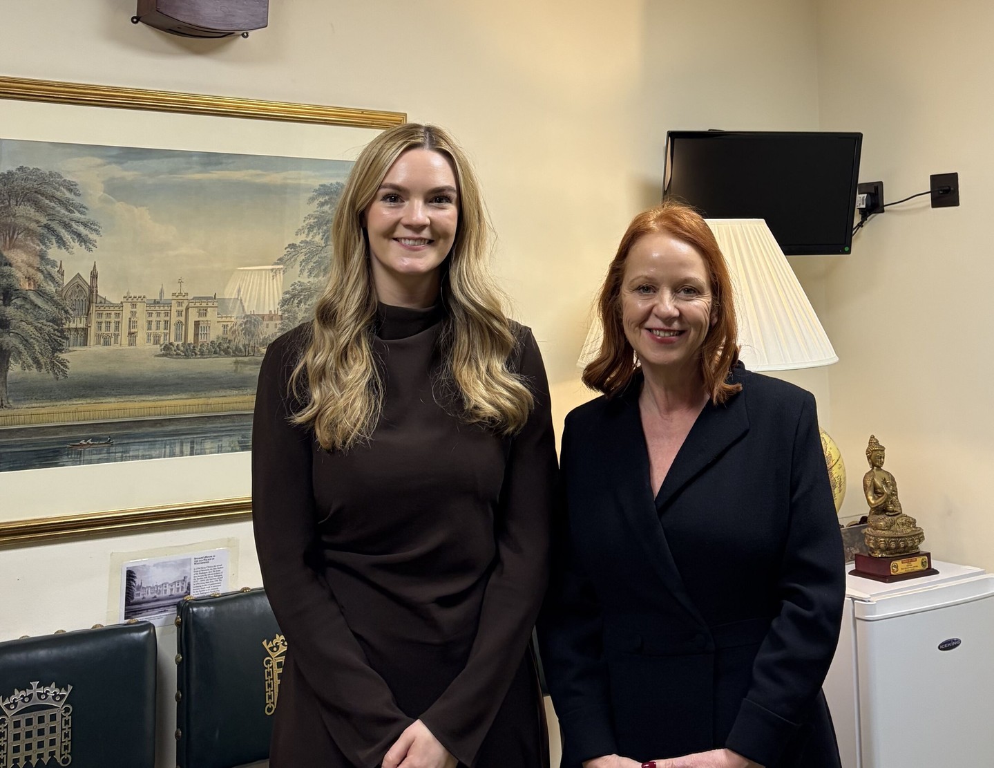 I continue to raise residents' concerns about the round-the-clock blight of fireworks.
Just before Christmas, I met with the Minister and I will continue to make sure residents' concerns are heard at the highest level of government.
Have a read in today's T&A 👇
https://www.thetelegraphandargus.co.uk/news/25739492.judith-cummins-mp-wants-government-crack-fireworks/