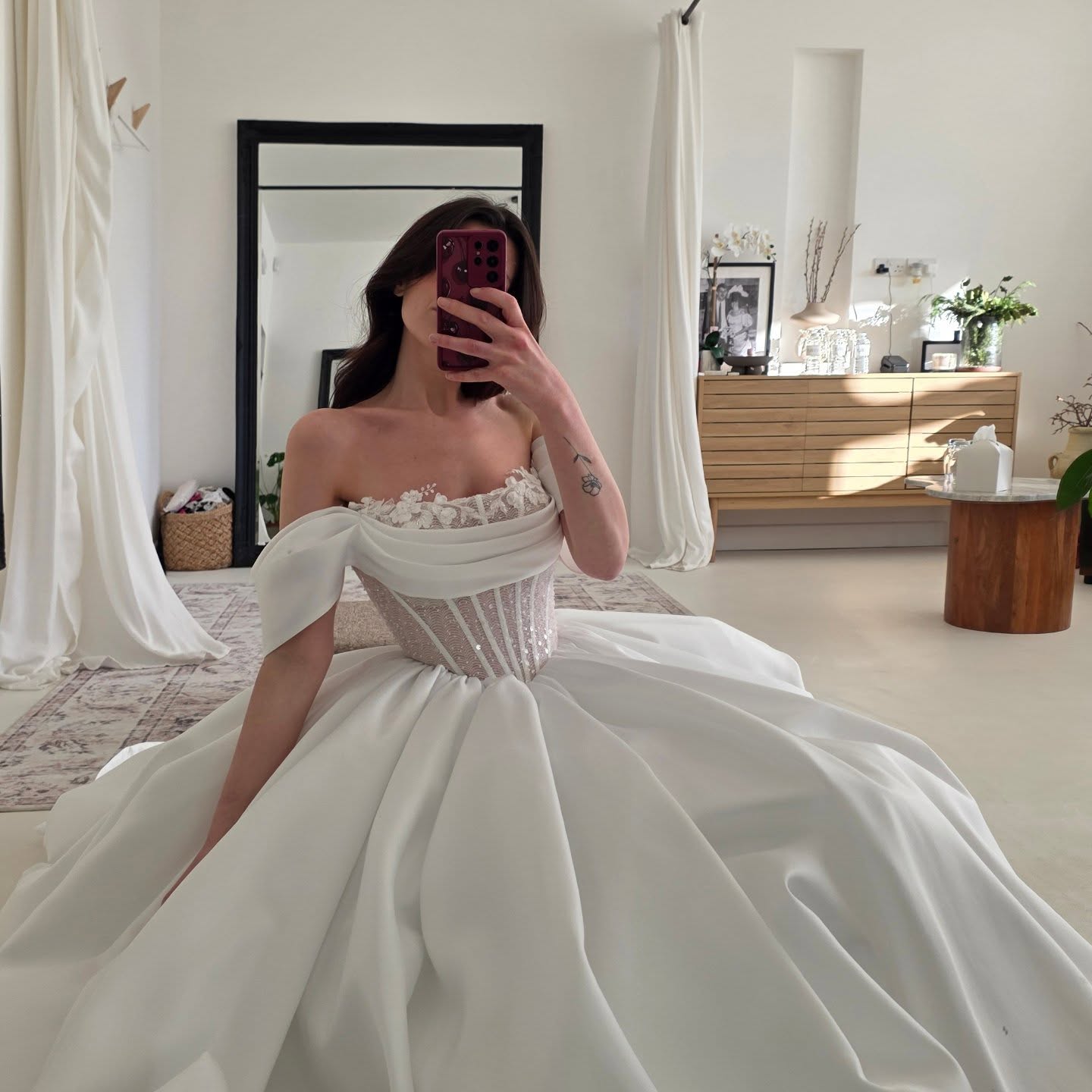 Introducing Cooper by Eva Lendel.
Featuring a full mikado skirt, romantic draped drop sleeves, and a sheer lace bodice with intricate beading, finished with a soft cowl neckline. A true statement of elegance.
Book your bridal appointment to try Cooper in store and fall in love.
📞01724 645 058
📱www.elizabethkatebridal.co.uk
📧 hello@elizabethkatebridal.co.uk
📍128 High Street Crowle DN17 4DR
#EvaLendelBride #NewInBridal #ModernBride #LuxuryBridal #BridalStyle @evalendel