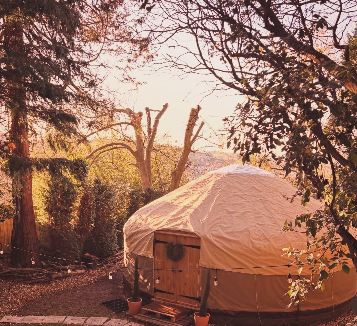 What a beautiful cozy day to be tucked up, propped up, getting a full winters restorative fix for the lucky participants this afternoon ✨ #seasonalsessions #winter #restorative #soundhealingtherapy March bookings now open ✨✨