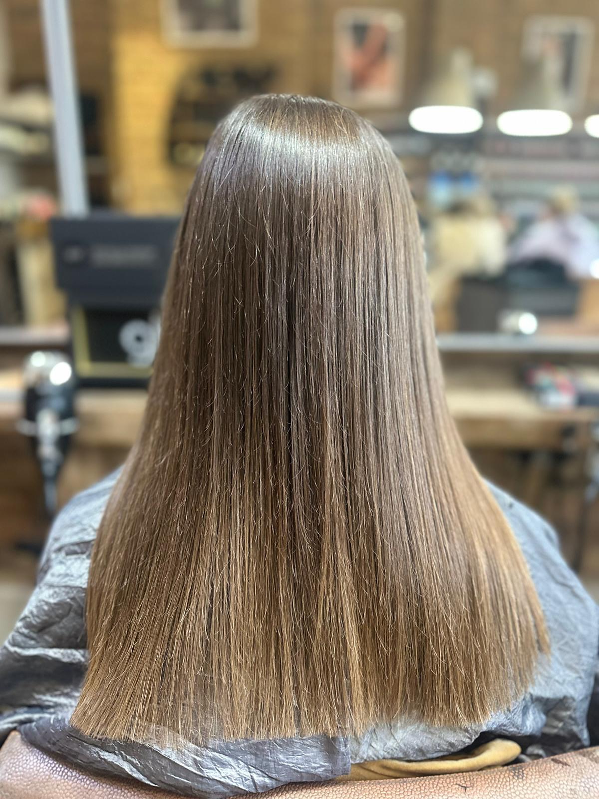 Smooth. Restore. Shine. ✨
Portier Hair Botox deeply conditions the hair, seals the cuticle, and eliminates frizz—finished with a fresh cut for healthy, flawless results, perfect for these wet and rainy winter months!!
Book your treatment via the link in our bio
Pottier Hair Botox | Frizz free hair | Winchmore Hill Salon