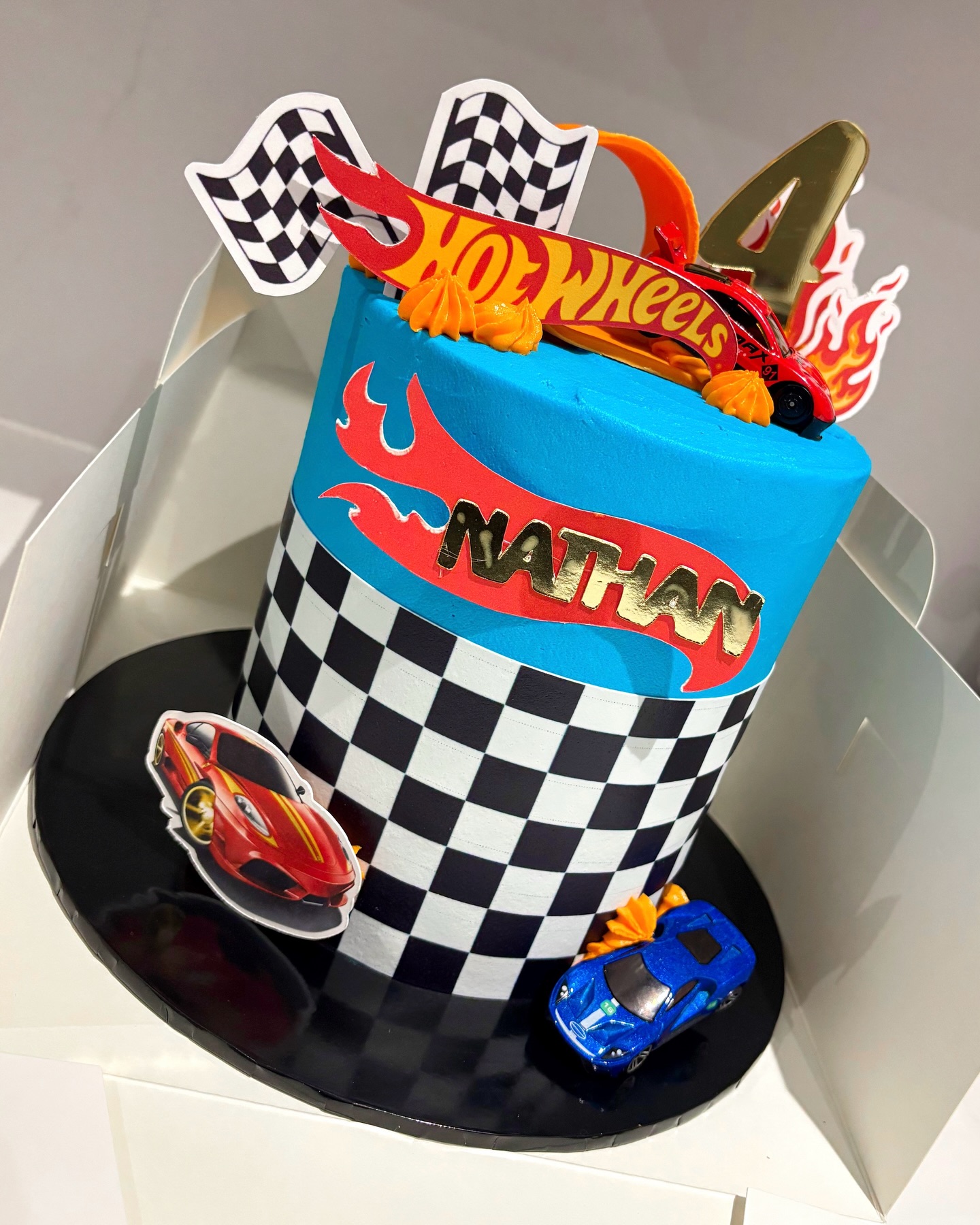 An October flashback to this Hot Wheels birthday cake for my boy🏎️🔥
Speedster on the outside, chocolate dream on the inside 🍫
All cakes are custom-made and baked fresh to order. My calendar is open for all upcoming celebrations!
Send a DM to book your date! 📅
#customcakes #kidsbirthdaycake #homebaker #cakeinspo