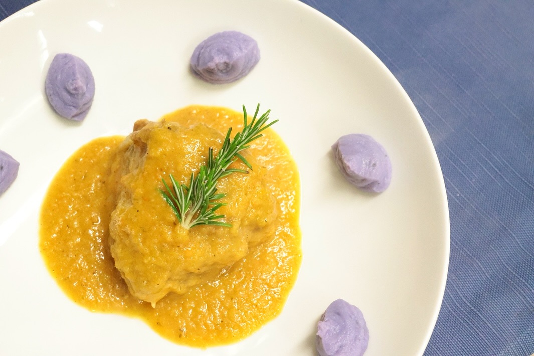 👨🏻🍳Si riparte! Per iniziare bene l’anno vi proponiamo un piatto semplice e gustoso:
💜Guancetta di vitello con purè di patate viola.
Vi aspettiamo!
📞 Per info e prenotazioni: +39 333 991 8226
📍 Via Ferrini 86, Samarate
#daroccoristorante #piattitipiciregionali #nuovoanno #cucinaitaliana
#ristorantesamarate #piattounico #brigatadicucina