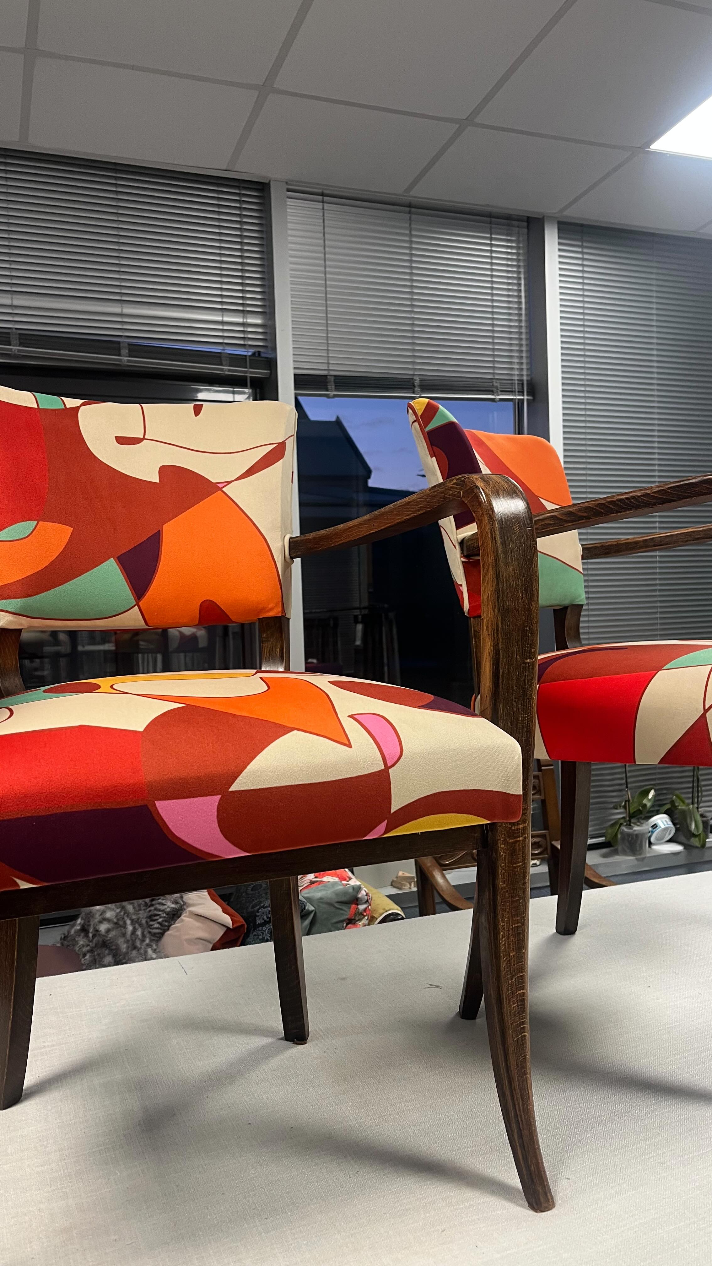 Réfection complète en garniture moderne mousse HR de cette paire bridge .tissu agata de chez @zephyr_and_co_ #tapissierdameublement #artisanatfrancais🇫🇷 #fauteuilbridge #tapissierdecorateur