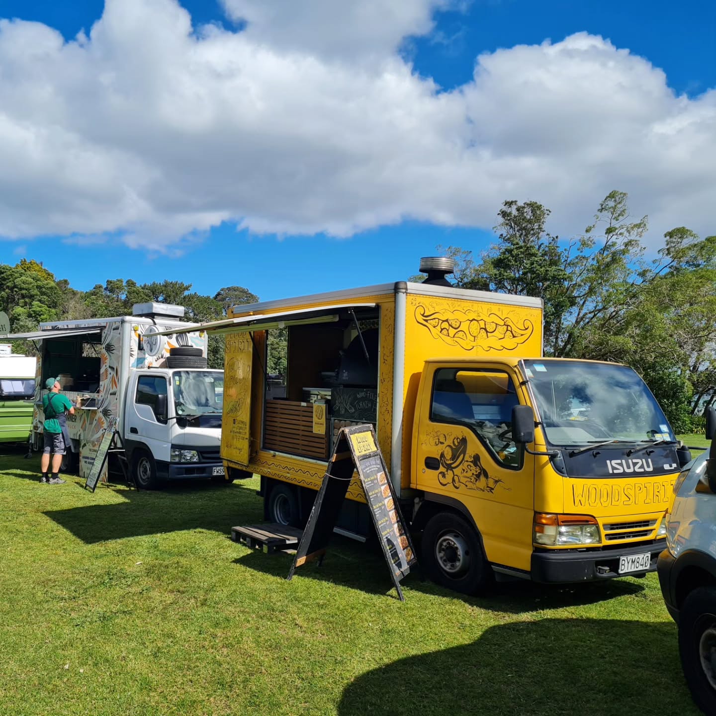 Hi folks 👋
Happy New Year, everyone!
After the holiday season, our food truck is returning to public events this week, participating in food truck pop-up events hosted by our foodie family @foodtruckcollectivenz.
》FRIDAY, January 9th
"Te Atatū Food Truck Night"
📍Harbourview Orangihina, Te Atatu
⏰️5-9 PM
》SATURDAY, January 10th
"Omaha Food Truck Night"
📍Rahui Te Kiri Reserve, Omaha
⏰️5-9 PM
》Meanwhile, our New Permanent Pop-up inside @properdonerkebab at Ellersie is OPEN weekly, Tuesday-Sunday, 11 AM-8 PM.
▪︎We have our full range of Traditional Turkish Pides and more Döner Kebab options available at Proper Döner Kebab at Ellerslie.
▪︎Online ordering and pickups from the Ellerslie store, and deliveries with Uber Eats and DoorDash are available.
#woodspiritnz #turkishstreetfood #turkishpide #aucklandfoodtrucks #foodtruckcollectivenz