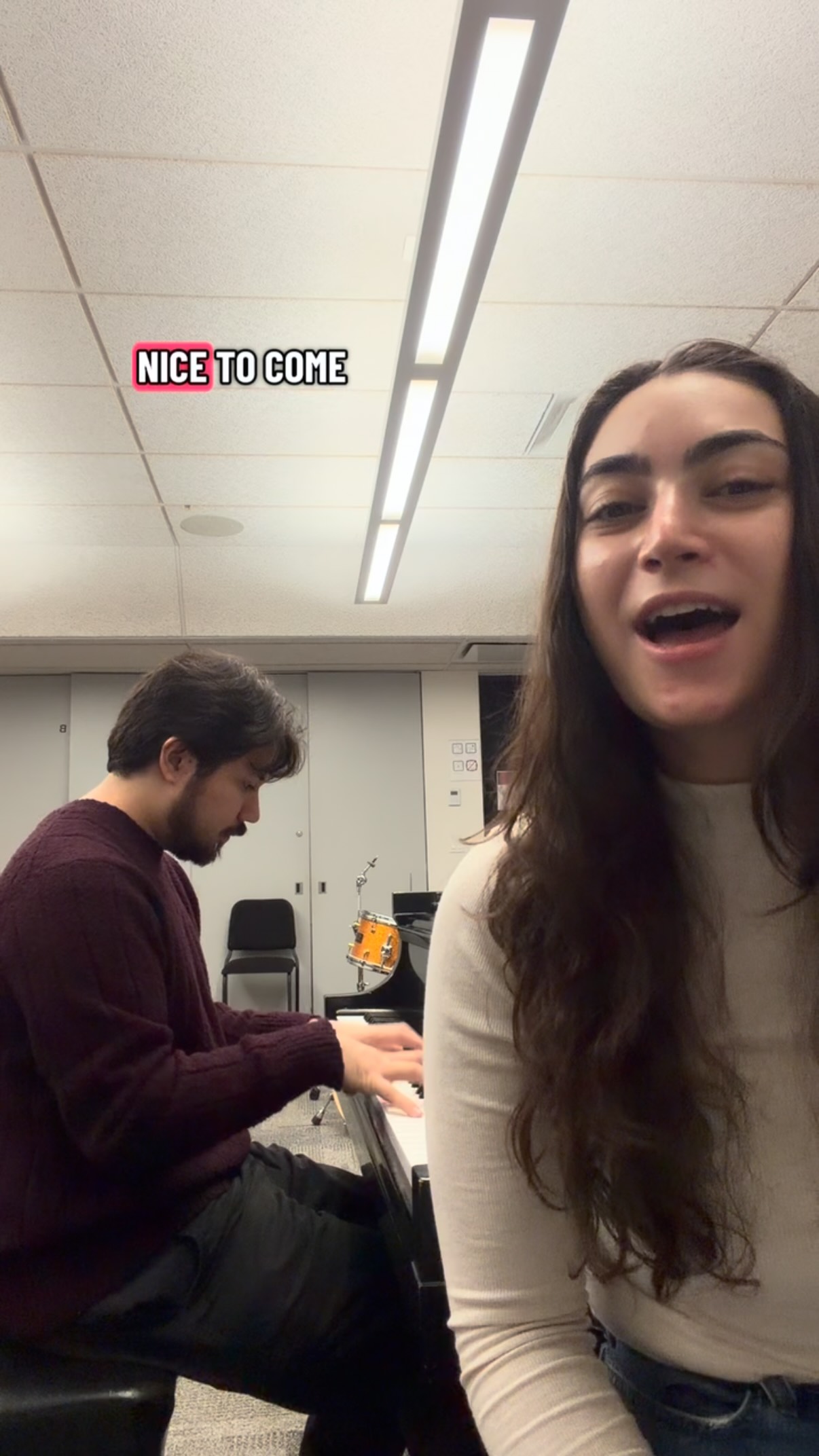 A new year calls for a new video with @nalangalang 🥸
#jazzduet #jazzpianist #jazzvocalist #juilliard #jazzstandards