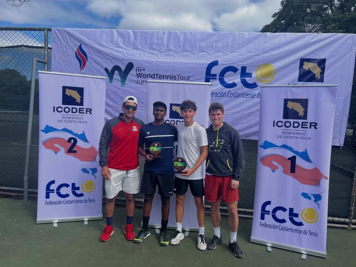 Big week for Daniel Malacek claiming his first ITF J60 title in Costa Rica.
Singles and Doubles Champion. @dannymally09
Daniel up to #267 in the world.