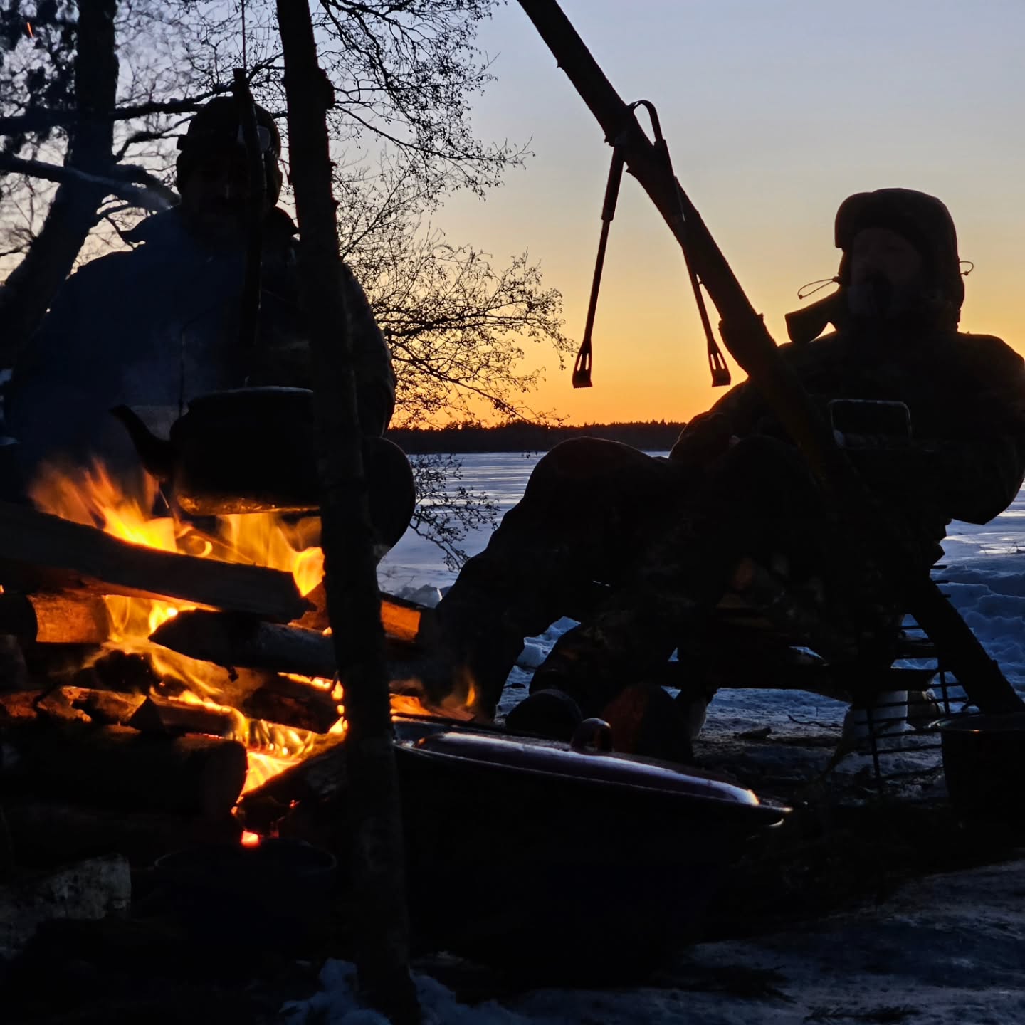 Testing winter wilderness skills with the students of the Bushcraft education in Sweden. Demanding, but beautiful 🌲❄️🔥
#winterwilderness #Bushcraft #vintervildmark #survival #keepitsimple