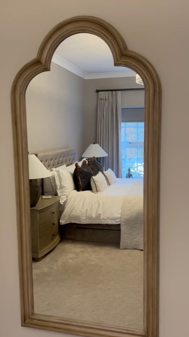 Happy New Year! ✨
2025 was an incredible year! Thank you for following me on this journey and for all the support and encouragement.
Here’s to more beautiful spaces and an exciting 2026 ahead.
Gemma x
#2025recap #happynewyear #interiordesigner #2026 #gemmabudworthinteriors #newyearnewhome #LuxuryInteriors #HomeStyling #NewYearNewBeginnings #beautifulspaces #hampshireinteriordesigner #BespokeInteriors