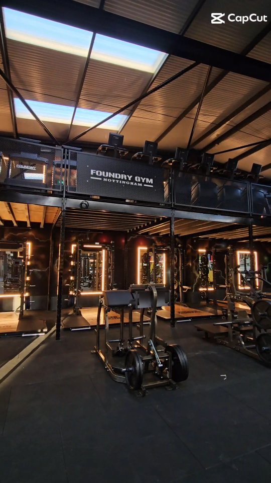 Over 80 metres of bespoke steel railings installed on a mezzanine level at Nottingham Foundry Gym 🖤
Handmade from scratch, powder coated in matte black, and finished with white acrylic lettering for a sharp, modern contrast.
Designed to suit the space perfectly, this install delivers a modern industrial look while meeting all safety requirements.
📅 Completed October ’25 by the EP Gym Installation team.
Built to last. Built to fit. Built right.
#EPGymInstallations #BespokeSteel #IndustrialDesign #Mezzanine #SteelRailings #PowderCoated #GymFitOut #CommercialInteriors #ModernIndustrial #HandmadeSteel