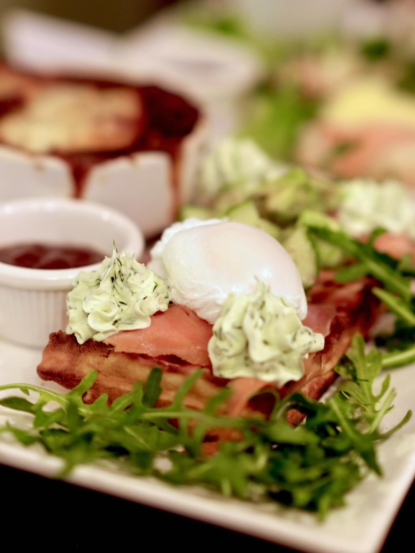Week-end = brunch obligatoire ✨
Sucré ou salé ?
Classique ou gourmand ?
Swipe, salive, réserve 😋
📍Montréal | Ven–Lun