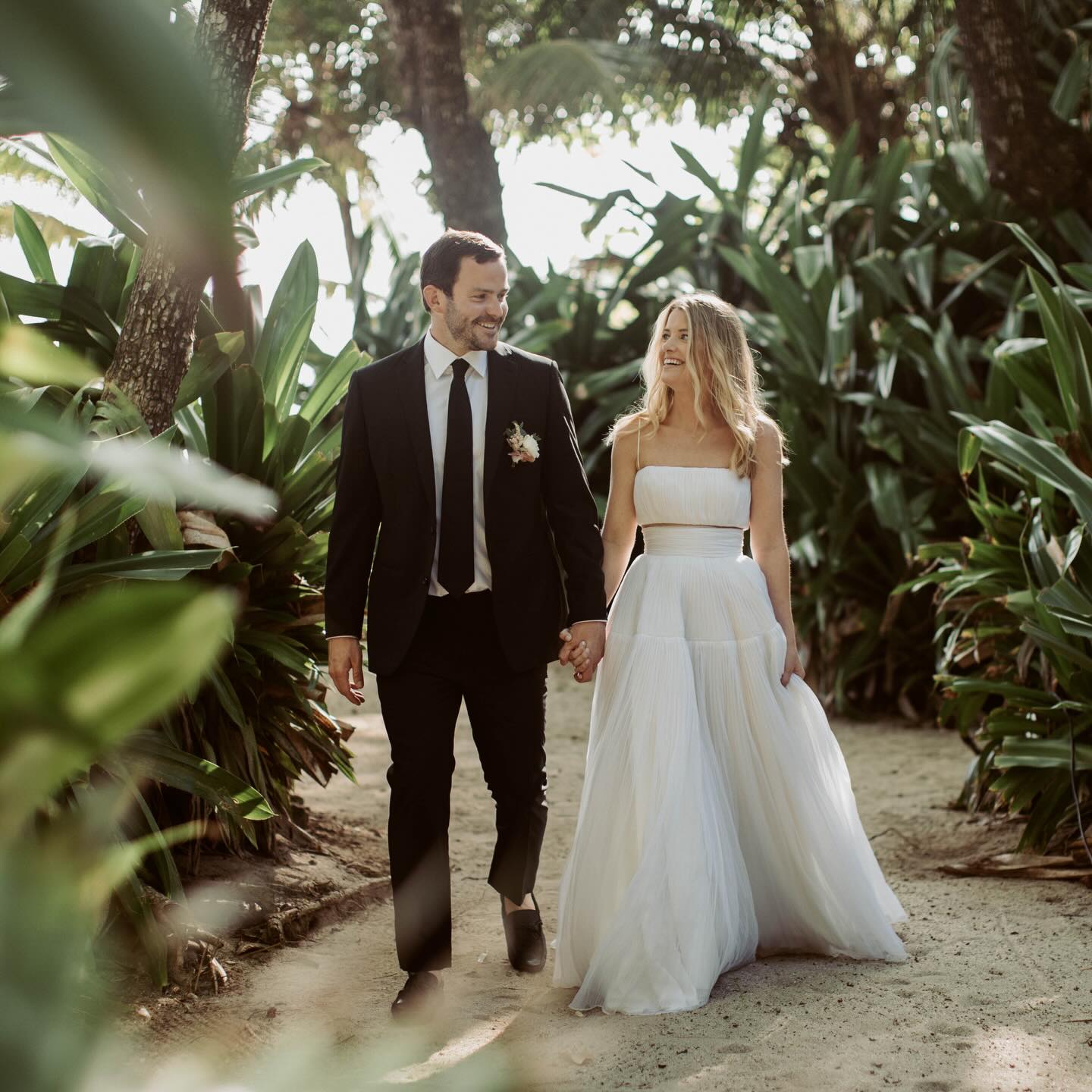 A short story which makes our heart melt ๐ฅฒ๐๐ด
Amazing shots by the very talented @meganmccullor_photography ๐ธ in magical garden of @nekaui_costa_rica ๐ด
Venue - @nekaui_costa_rica
Photography - @meganmccullor_photography
Hair & Makeup - @stylist_santa_teresa
Catering - @jameskelly_cr
Rentals - @costamesaeventrentals
Flowers - @stylos_y_flores
Dj - @djguana_cr
#blissweddingscr #costaricaweddingplanner #destinationwedding #firstlook #weddingplanner