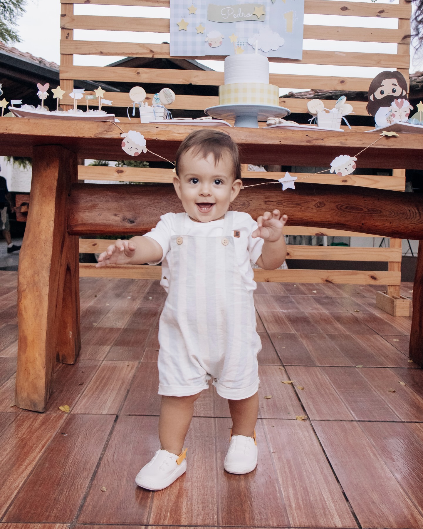 Mais detalhes da festa do Pedro porque ficou tudo perfeito demais para guardar só pra gente 🤍🐑
Uma festinha leve, doce e cheia de ternura em cada cantinho ✨