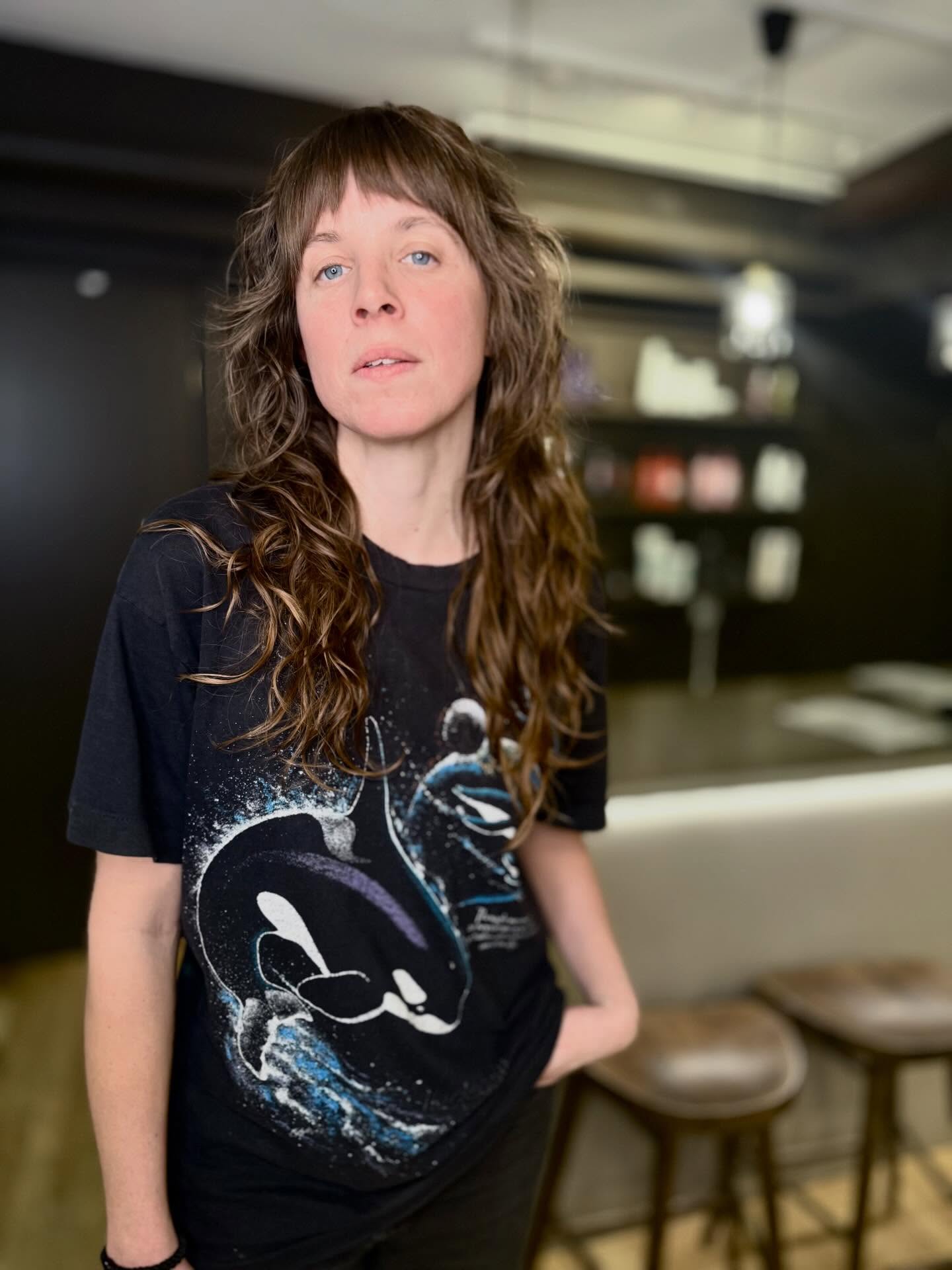 🖤 IT’S A STATEMENT 🖤
Fina fantastiska @tomeyouare 🙏🏻
#frisörvästerås #frisörstockholm #wolfcut #longhair #redken