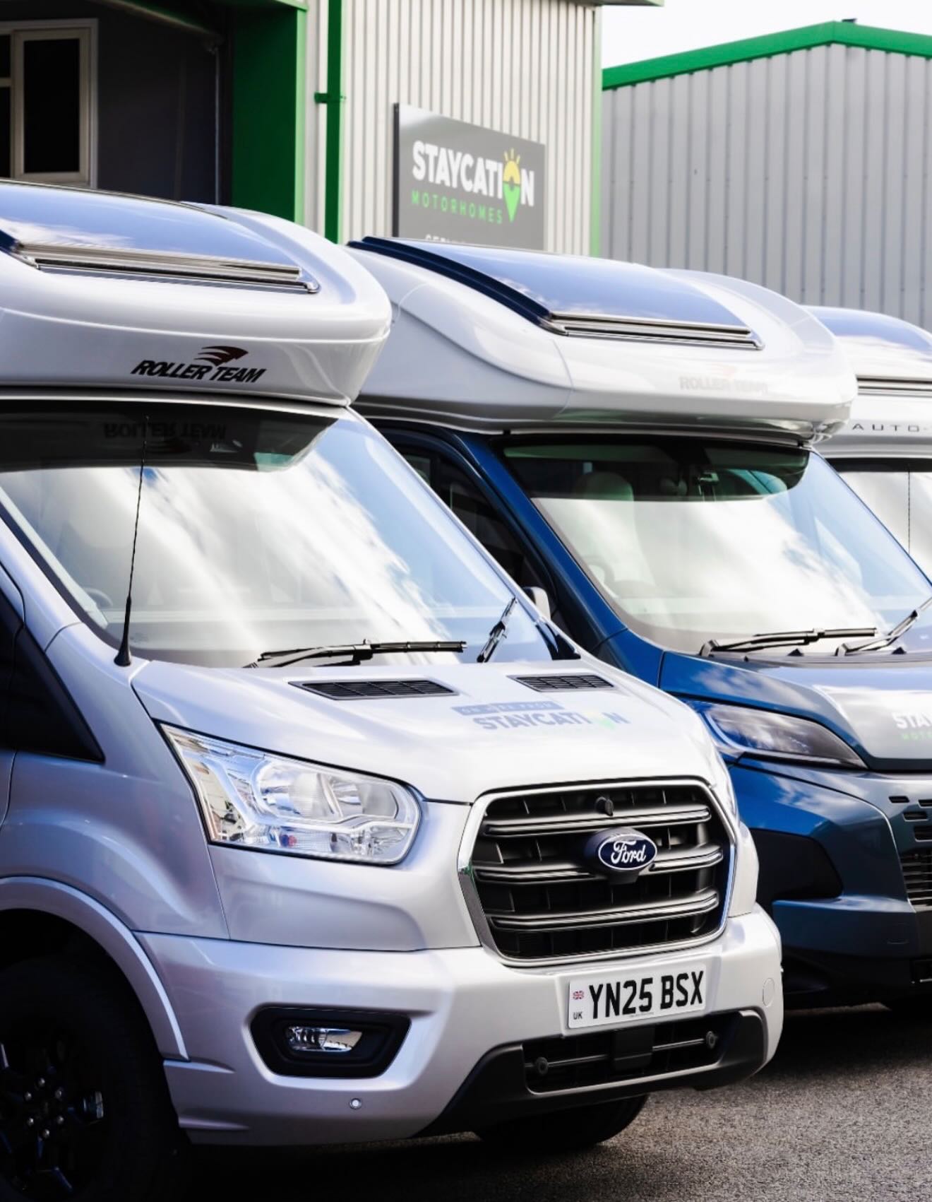 Long weekend coming up? Time to escape! 🚐💨
You don’t need two weeks to have an unforgettable adventure. A long weekend in one of our luxury motorhomes can recharge your soul, reconnect your family, and remind you what freedom feels like!
Friday pickup, Monday return. Three days of waking up somewhere beautiful, exploring at your own pace, and creating memories that last far longer than the trip itself. Where will your long weekend take you?
Book your escape - link in bio! ✨