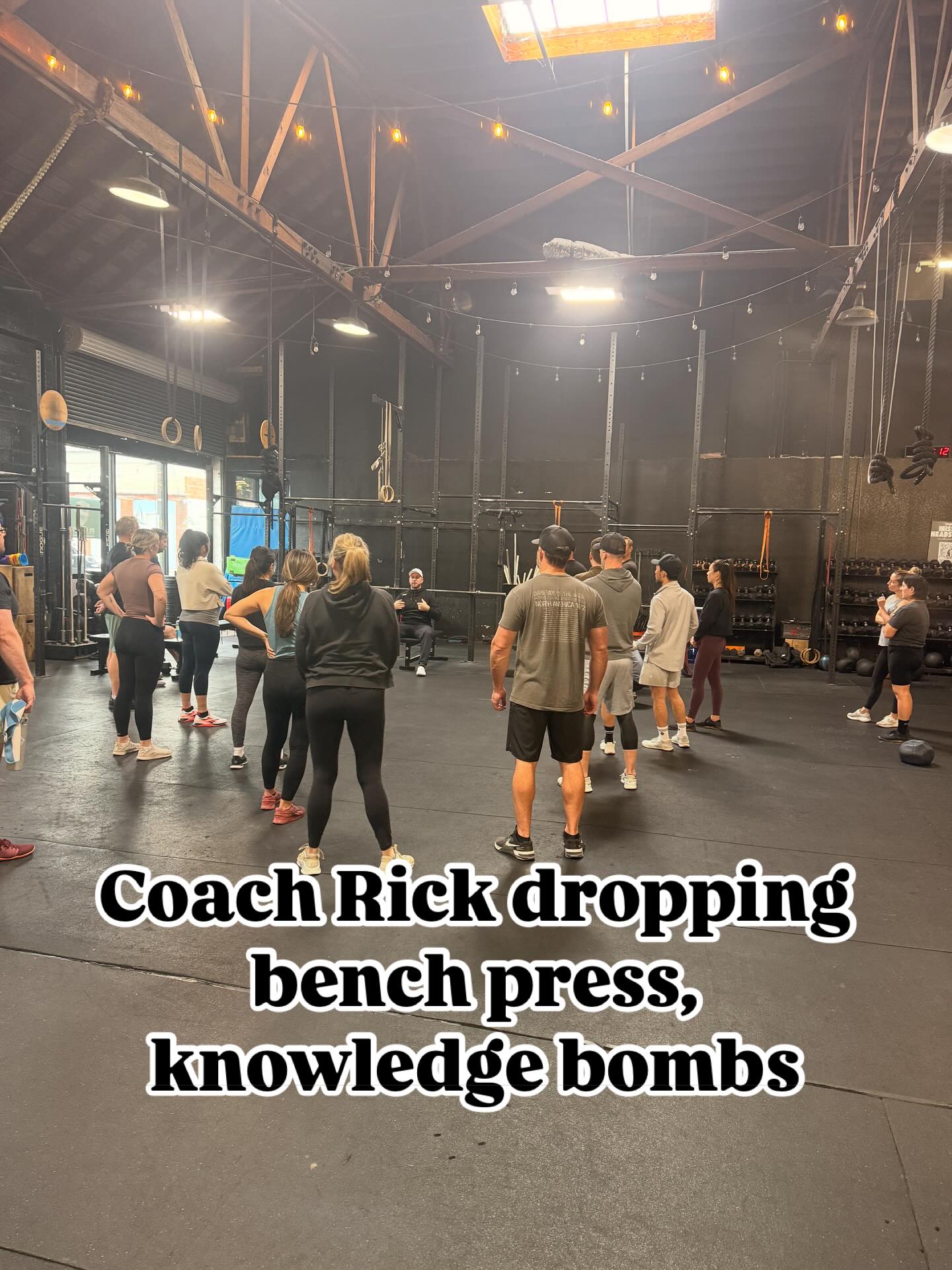 @riskohits teaching a lot of the importance tips when thinking about a good solid bench press. we all established A 1 rep Max last week and see what this next block can do.