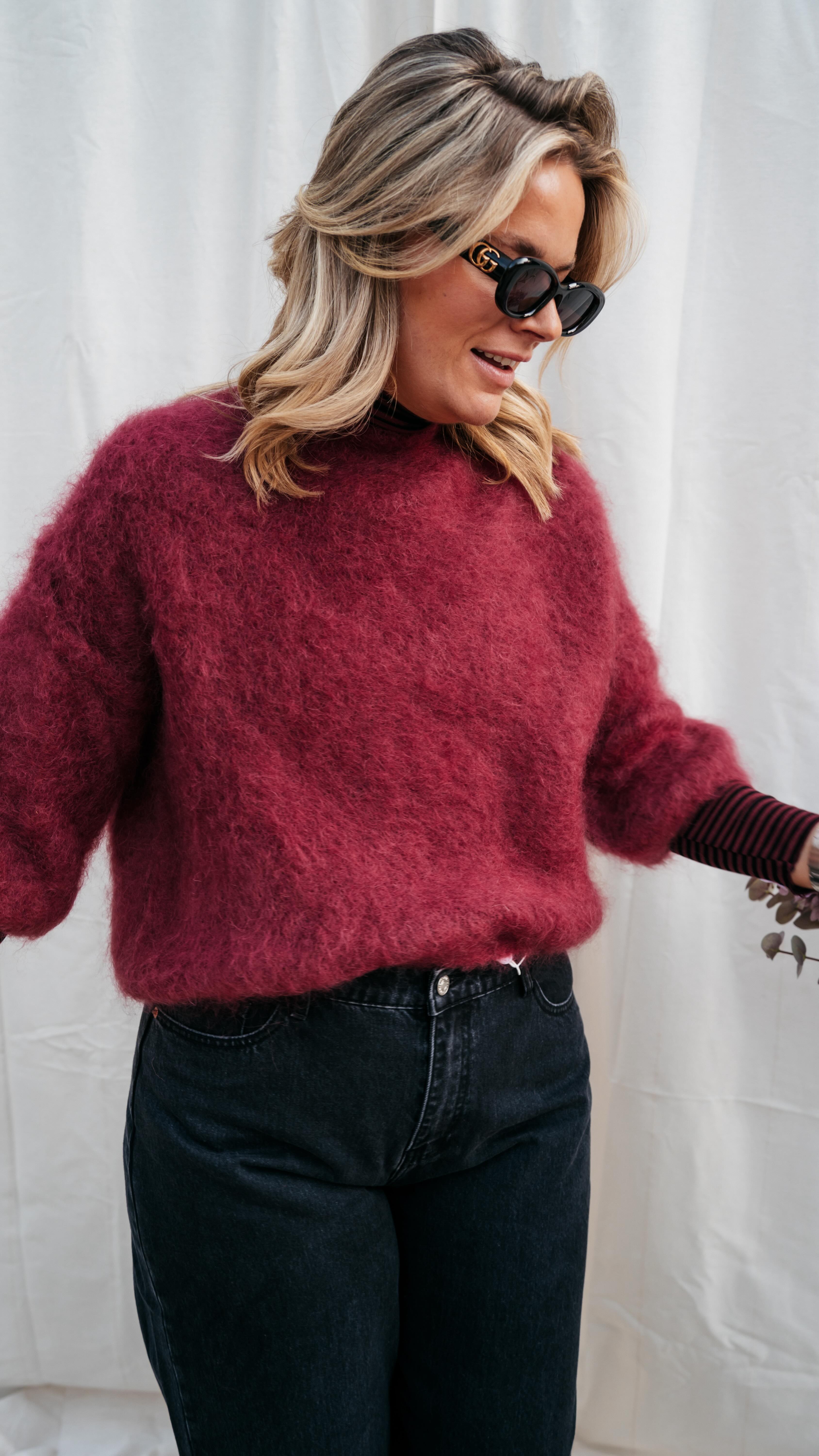 Lievelings outfitje!! 🤎onze Lotte polkadot longsleeve en Renee cardigan zijn terug van weggeweest!
Shop the look!
www.juliabybb.com
#juliabybb #juliaturnhout #juliareel #ootd #webshop