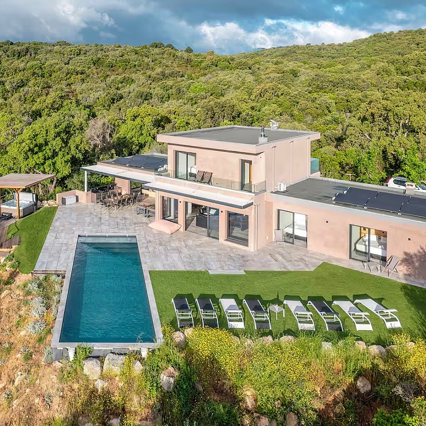 L O C A T I O N
Villa Poggioli, Porto-Vecchio
5 chambres - 10 personnes
Piscine chauffée
Vue mer
~
R E N T A L
Poggioli villa , Porto-Vecchio
5 bedrooms - 10 people
Heated swimming pool
Sea View
Information : https://www.allinone.agency/location-villa-poggioli-porto-vecchio
#luxuryhome #rentalproperty #vipconcierge #luxuryrealestate #porto-vecchio