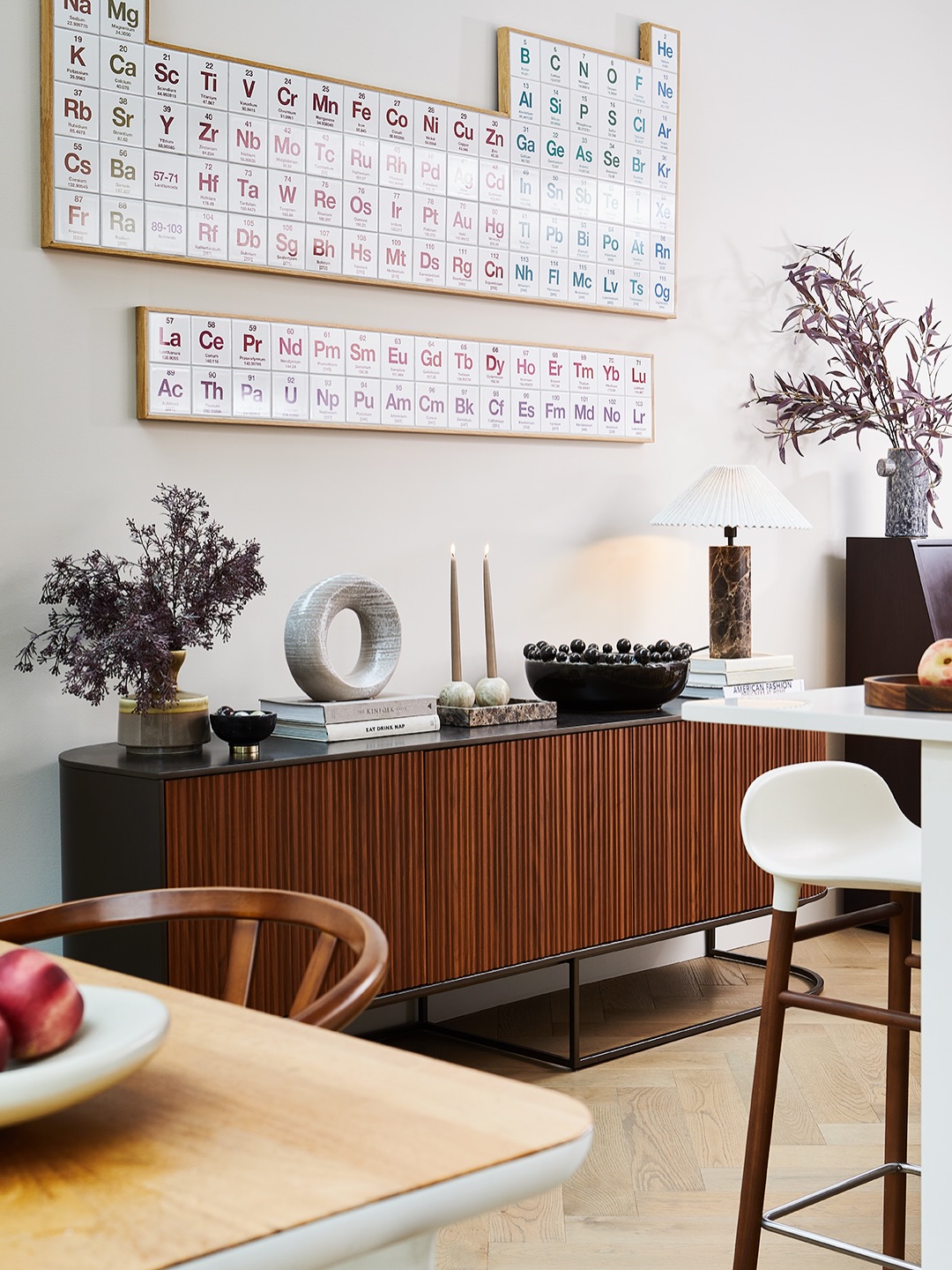 When your clients are scientists 🧪
Favourite corners from our SW11 kitchen – proof that homes are at their best when they reflect the people who live in them. ❤️
Design & styling @andthentheywentwild
Photography @still_loljohnsonphotography