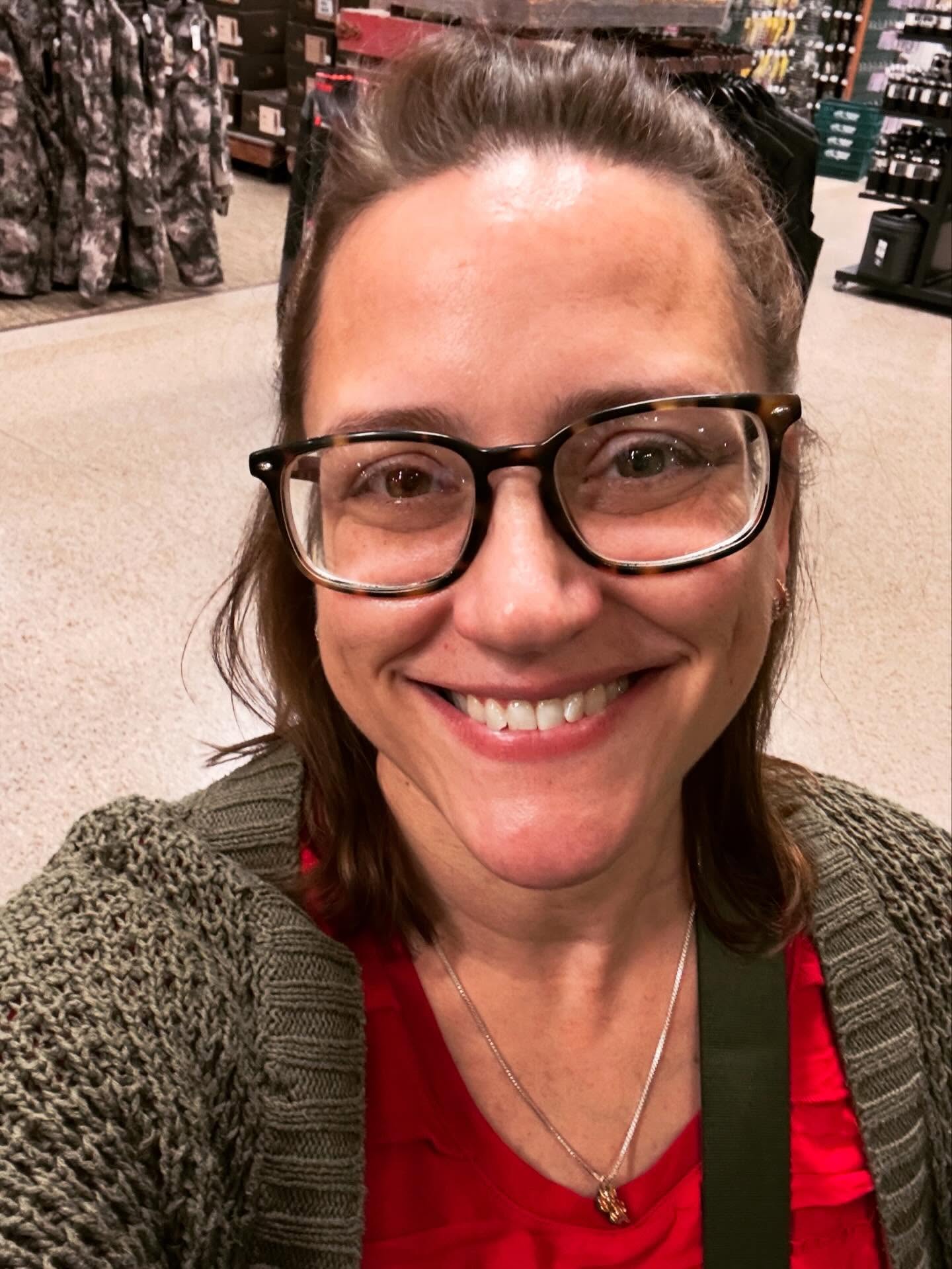 Eek!! It’s live!! The Salt and The Light Co. blog is LIVE! I could NOT be more excited to share this with you, my first blog post. This project has been in the making for some time now and I can’t believe today is here! You can read my blog by clicking this link. https://www.thesaltandthelightco.com/post/pruned-on-purpose-when-less-is-the-kindness-of-god-john-15-1-8
If you fill out the submission form on the site you’ll receive my weekly newsletter The Lampstand that goes out Sundays and will include links to that week’s blog posts. Also, if you want me to email you my freebie devotional When Growth Looks Like Loss, comment with LAMPSTAND and I’ll reach out!❤️ #thesaltandthelightco #westhoffcottageofallon #runningrealestate #jesussavesbro