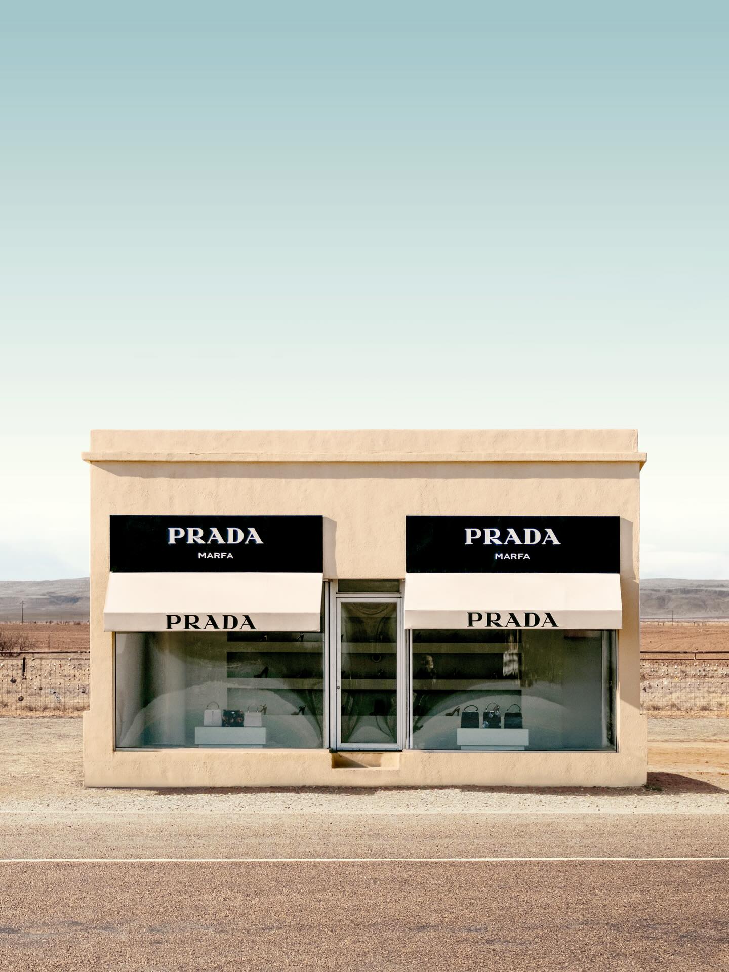 “Marfa Daylight” hitting just right. 🏜️✨ There’s something about the desert sun that turns every corner into a masterpiece. Bringing those West Texas horizons into the heart of the home.