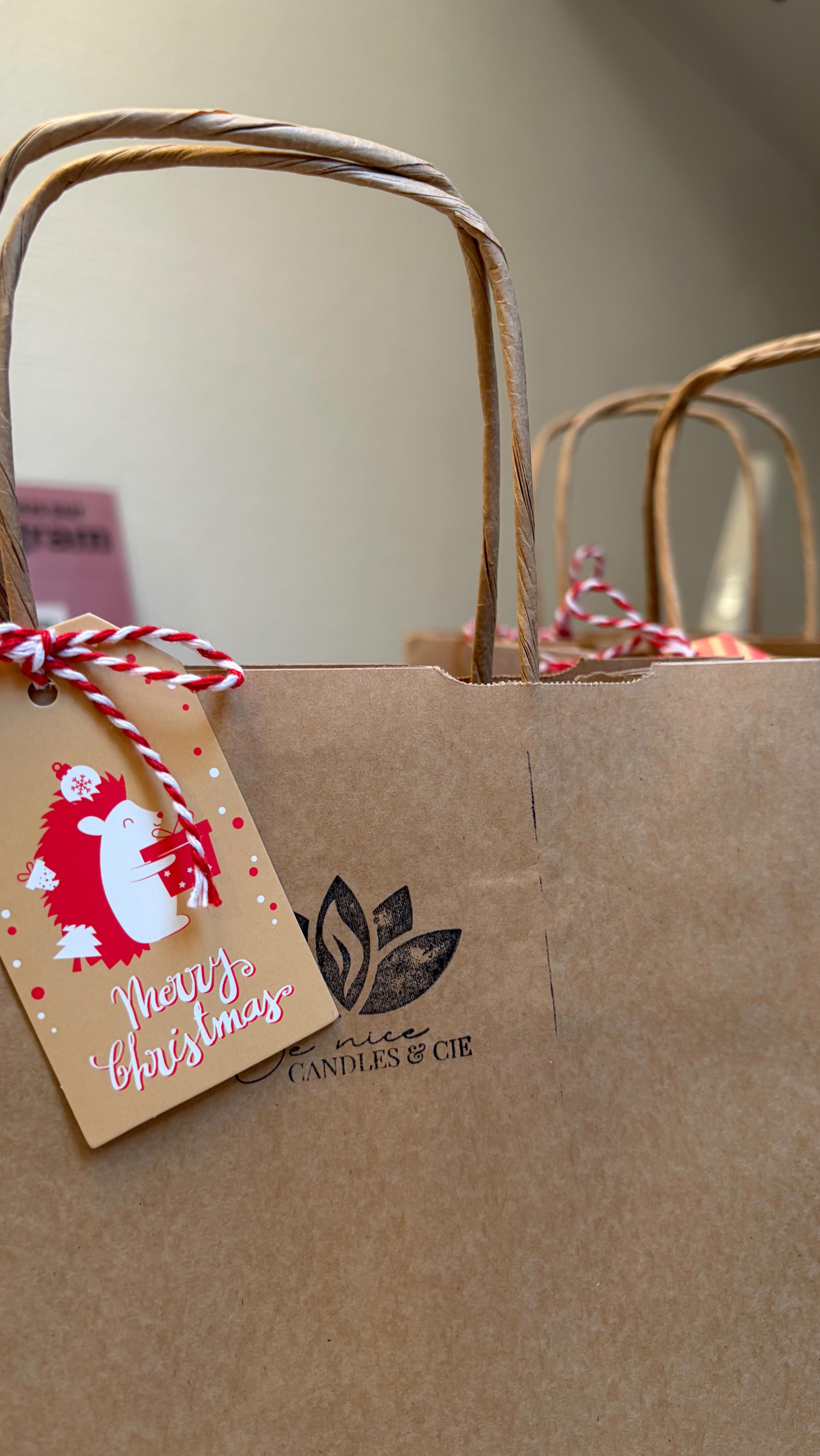 — ALERTE SOLDES ❄️✨
Vous avez déjà commencé vos emplettes de soldes et ça fait trop plaisir ! 🫢
Profitez des derniers parfums de Noël à prix réduit (bougies - fondants parfumés - brûle parfums).
D’une année à une autre certains parfums apparaissent et disparaissent alors, ne loupez pas votre chance ! 🤍
Les gammes Intemporelles - Ambrées - Classiques sont aussi en promos ! 👀⚠️
C’est le moment de commencer l’année avec une touche parfumée de bien-être ! ❤️
#soldes #bougies #talange #metz #promos