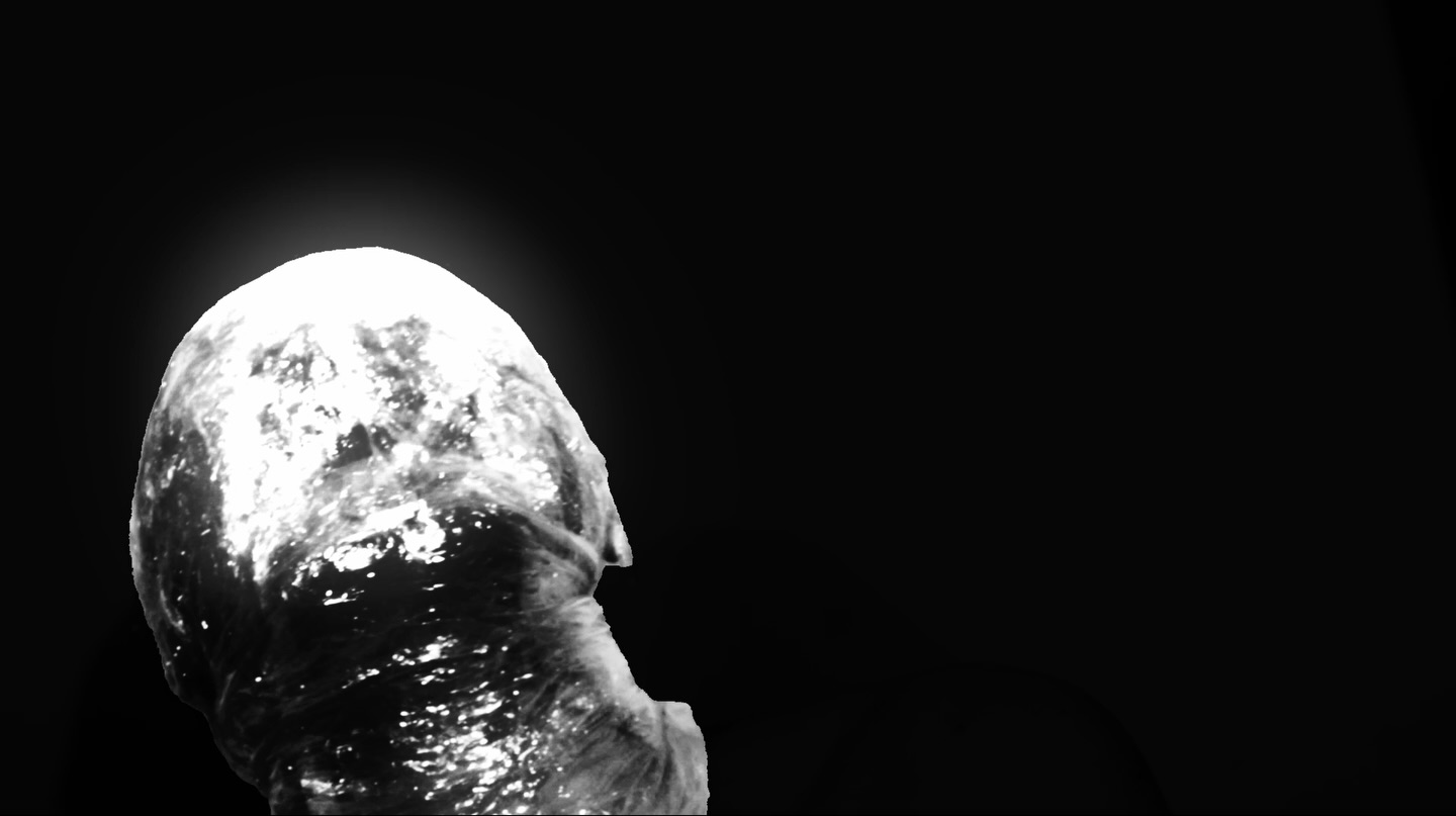 «GLASS» musikkvideo er endelig ute! 🎞️ Se den på YouTube 📺
Laget av @markus_skogli
#cultkaos #simonmoholt #pilgrim #glass