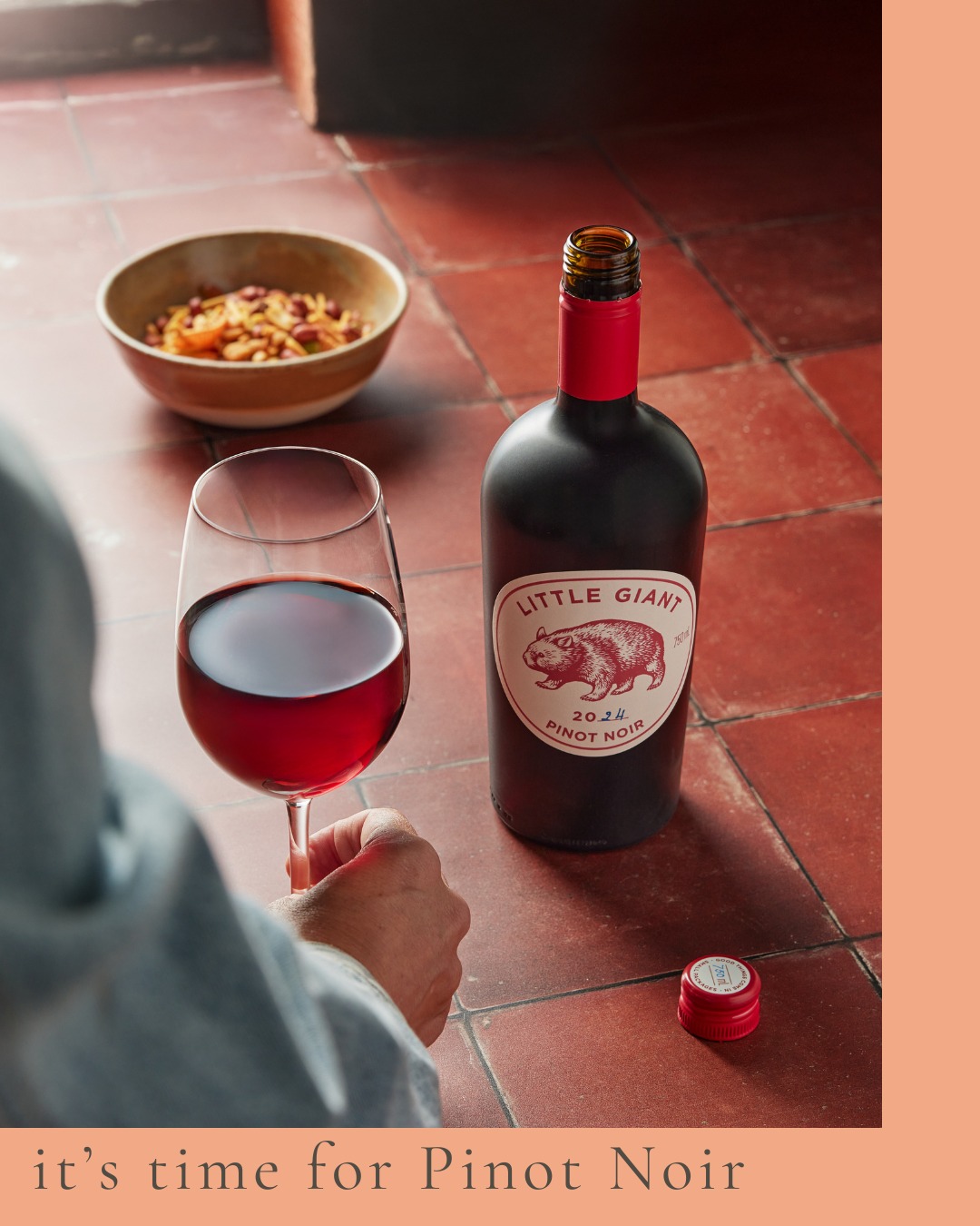 Savoring the moment with a glass of Little Giant Pinot Noir.
#WineLovers #PinotNoir #CheersToTheGoodLife #FineWines #GourmetMoments #WednesdayWine #AustralianPinotNoir