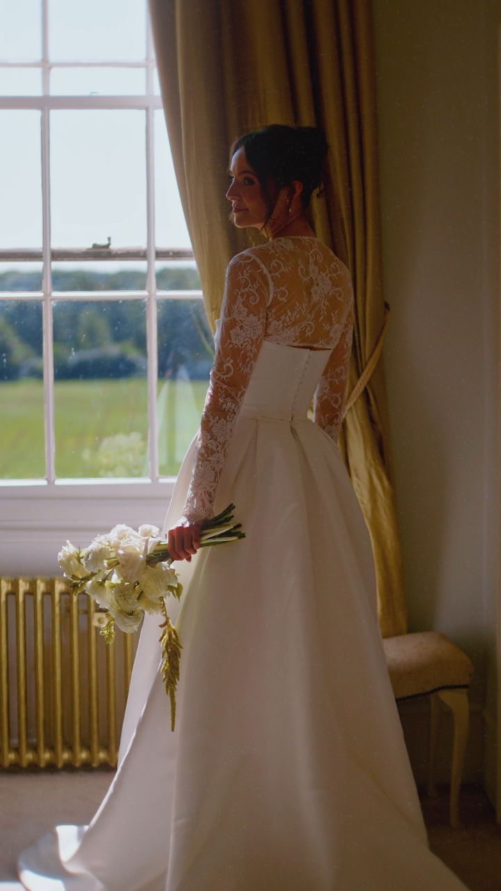 The Wedding of Chris & Alice // Gosfield Hall
Venue - @gosfieldhallweddingvenue
Photographer - @rachaelfriendphotography
Hair & Make up - @__glambytam__
Flowers - @blaise_flowers
String Quartet - @alerionstrings
Dresses - @kyhabride @haloandwrenbridal @reformation
Alterations - @roselly__studio