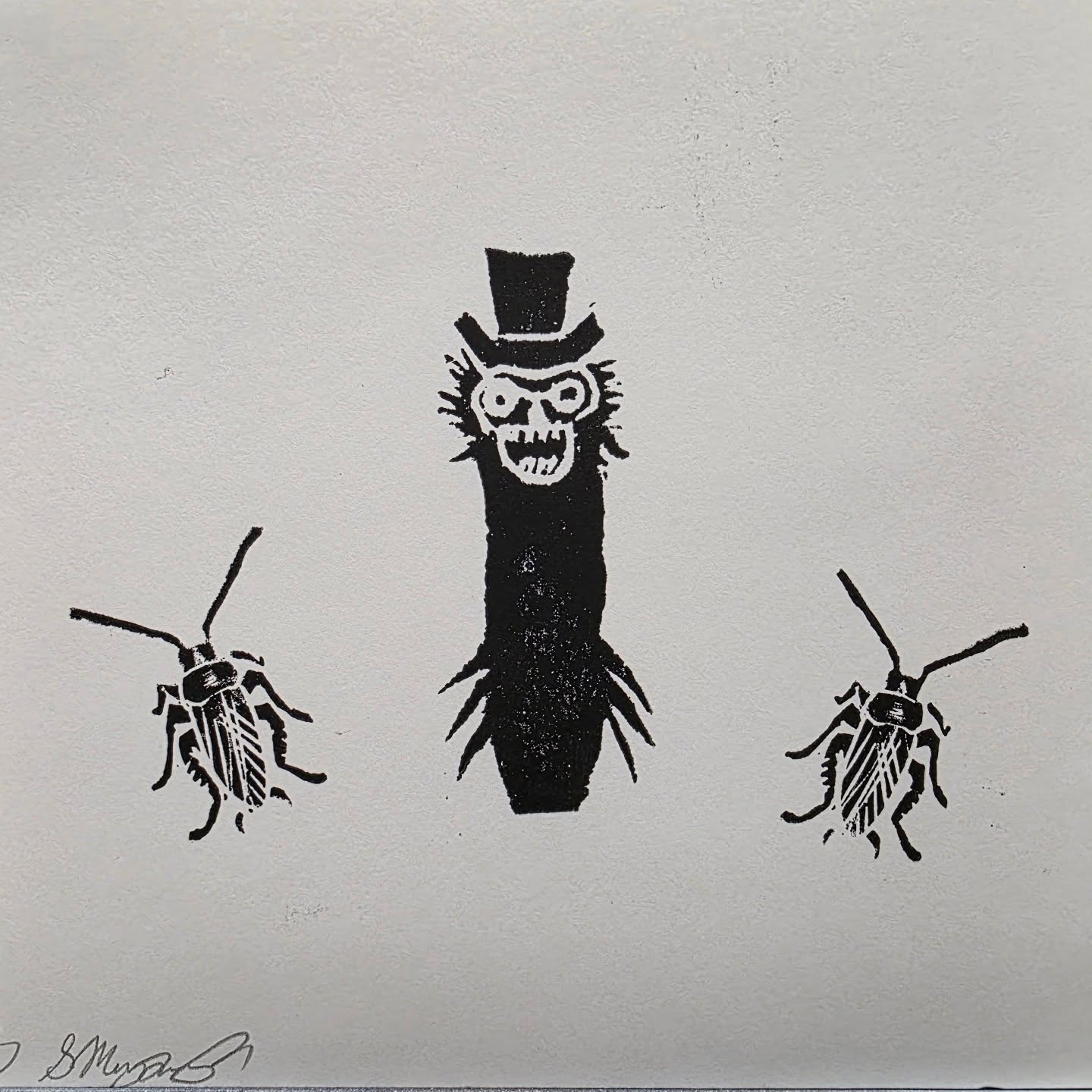 We always find something cool when cleaning the studio! inPrint artist Shannon was at the studio today, cleaning and prepping for our Print 101 class that starts next week. She came across this cute collaboration by her and inPrint artist Amye...a little relief print with dancing cockroaches and the Babadook! Stamp collabs are fun đ
See what else we've been up to on our website (link in bio).
#torontoartstudio #torontoprintstudio #torontoprintmakers #friendsprinttogether #stampcollaboration