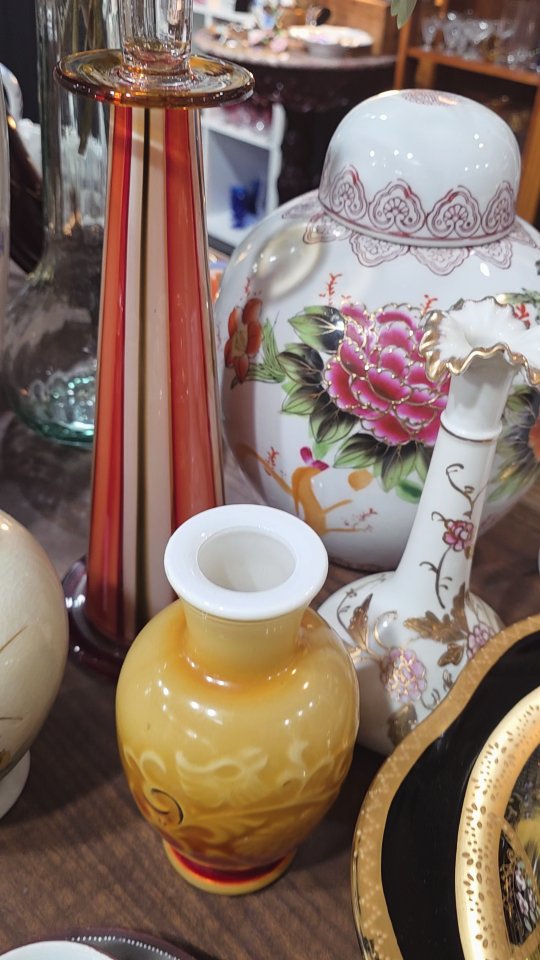 We are open in the Winter! Closed Check out hours below ⬇️⬇️
Hours changed:
Monday 11-5
Tuesday CLOSED
Wednesday 11-5
Thursday 11-5
Friday 11-5
Saturday 10-6
Sunday 11-5
#smithvillenj #historicsmithville #glassnook #vintage #vintageglass