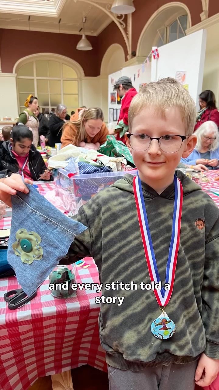 Last year at @wolverhamptonartscentre, families stepped back in time for ‘Our Freedom Then and Now’ event 🕊️
With wartime music, dancing, exploring history through VR and artefacts from 80 years ago, the past came to life.
Among it all, we explored the powerful wartime idea of Make Do & Mend 🧵✂️🪡
When clothes were precious, people repaired, reused, and wasted nothing.
Through our workshop, children and families used old fabrics to create new patches, turning something unwanted into something special.✨
Today, we call this upcycling ♻️ Eighty years on, the Make Do & Mend spirit still matters.🤩
Thank you Wolverhampton Arts Centre for inviting us to be part of the day 💛
#MakeDoAndMend #Upcycling #SustainableFashion #Reinvntd #CommunityWorkshops #FamilyWorkshops #HeritageAndCreativity #OurFreedomThenAndNow
