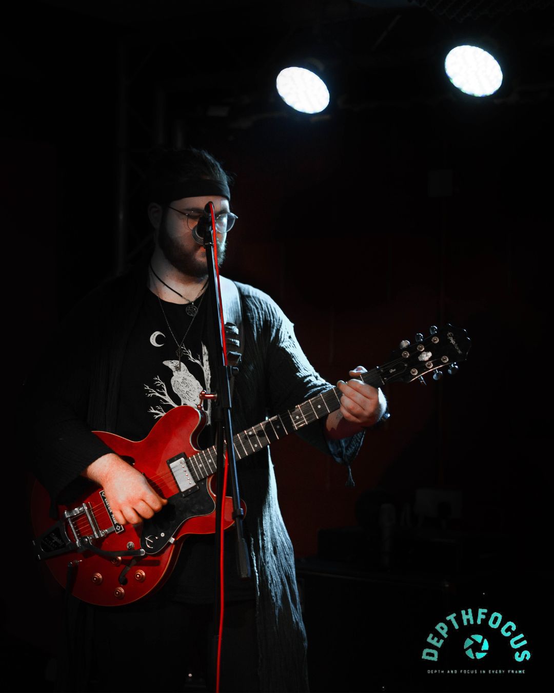 Continuing our look into the latest session, we’re switching gears to Seb’s edits.
While Tom captured the atmosphere, Seb’s eye is drawn to the intricate details, the tactile feel of the fretboard, the gleam of the tuning pegs, and the raw contrast of light and shadow.
At DepthFocus, we believe every story has multiple layers. These shots explore the grit and the gear that make the music happen.
How do you prefer your live shots: Wide and atmospheric, or close and detailed? Let us know below. 👇