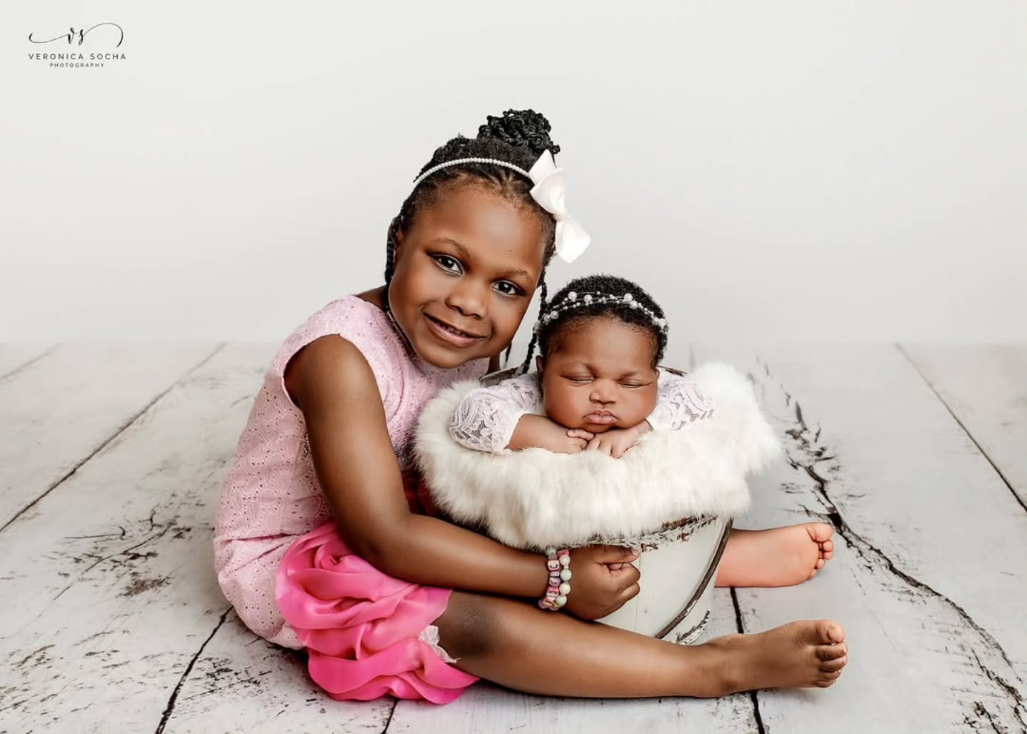 4 year old Teni absolutely stole the show during her baby sister Tomi’s newborn session 💕
At just 3 weeks old, Tomi slept peacefully while her big sister wrapped her arms around her with so much love and pride. Moments like these are pure magic — the tiny details, the tender cuddles, and that beautiful sibling connection that can never be recreated later.
Newborn sessions aren’t just about the baby — they’re about capturing the beginning of a family story, especially those first interactions between siblings that parents will treasure forever.
If you’re expecting or have recently welcomed a new baby, now is the perfect time to book your newborn session. These early days pass so quickly, but the memories can last a lifetime 🤍
📩 Get in touch to secure your session and preserve these once-in-a-lifetime moments.
_________________________________________
https://www.veronicasphotography.com/contact
#NewbornPhotography #TimelessPortraits #StudioNewborn
#SwindonPhotographer #SwindonPhotography SwindonNewbornPhotography SwindonMums SwindonFamilies WiltshirePhotographer WiltshireMums LocalPhotographer