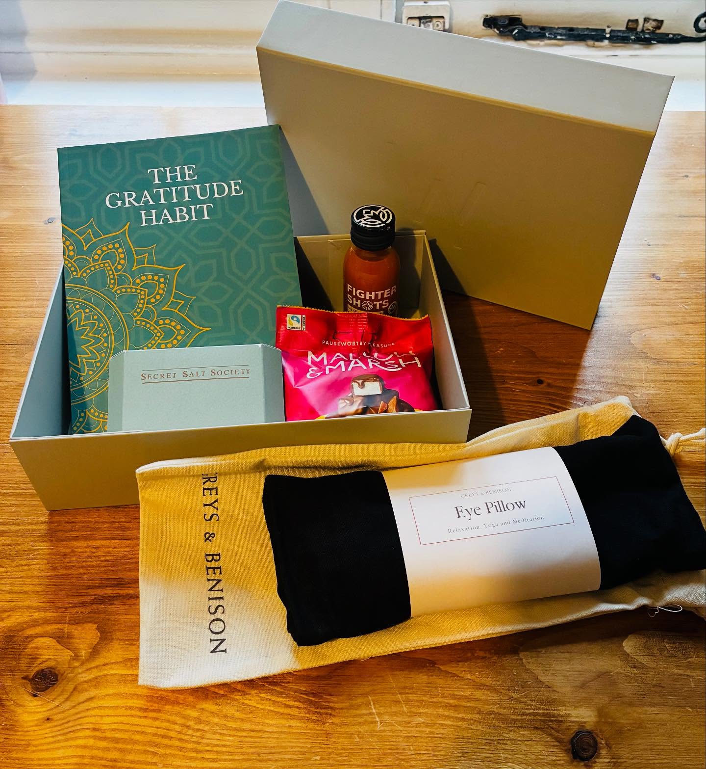 I have just had the most beautiful surprise delivered.
An absolutely gorgeous gift box from my lovely client Cath
@chefcatherineofficial / @theonlinecoacheschef
so thoughtfully put together by @wellboxuk
The words inside the box and Cath’s voice note honestly made me cry.
Cath and I have been working together for nearly 5 years, and I genuinely love being part of her team and seeing her business grow from strength to strength.
I don’t do this job just to earn money. I do it because I truly love what I do, I care deeply about the people I work with, and I’m invested in their businesses as if they were my own.
I don’t see my role as a VA as just providing admin support. If I can connect clients, create opportunities, arrange collaborations, or offer ideas and business support, I will.
A simple thank you means the world, but gestures like this, from such thoughtful, kind clients, are incredibly special and never taken for granted.
Feeling very grateful today.
#ClientLove #Grateful #VirtualAssistantLife #MoreThanAVirtualAssistant #SmallBusinessSupport #LongTermClients #WomenSupportingWomen