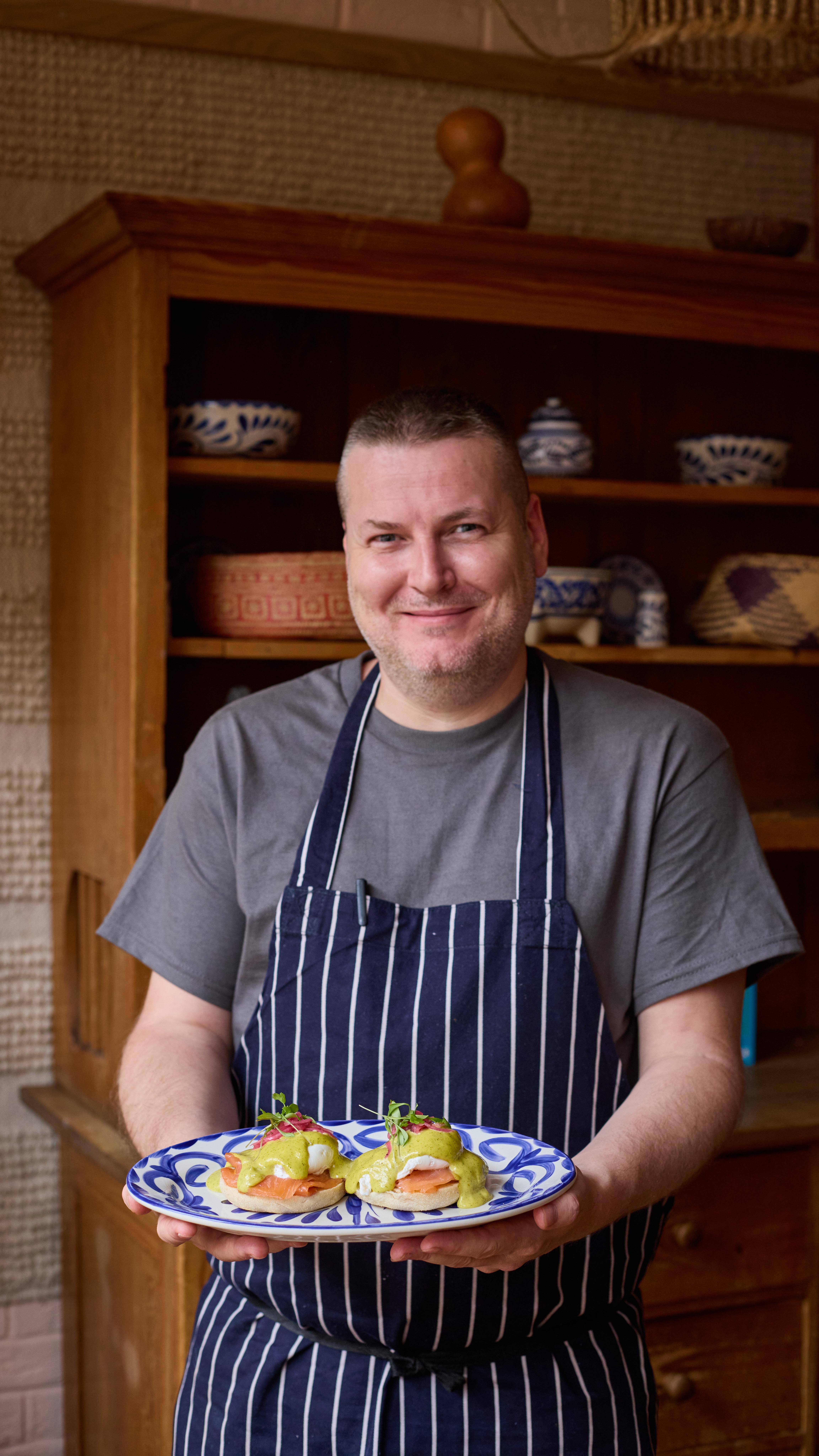 Someone said brunch?
Mexican Eggs Royale, made with Smoked Salmon, St. Ewes poached eggs, Jalapeño Hollandaise topped on a toasted muffin - the best way to end your weekend.
If there is a reason to celebrate (when not), enjoy our Free-Flowing option for 90 minutes, including one dish from our menu and drinks of your preference including Café de Olla and Hot Chocolate.
#SantoRemedio #London #Marylebone #LondonBridge #Brunch