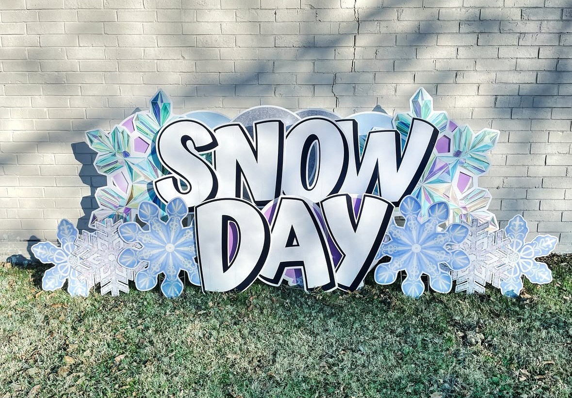 We finally have real snow and it feels like winter! My oldest walked outside this morning and proclaimed, “This is gorgeous! We need more of this!”
Yes, yes we do.
That same child is now home early because his school lost power. I don’t think he’s sad about it.
#snowday #signgypsies #coeurdalene #hayden #postfalls #northidaho #yardsigns #yardgreetings