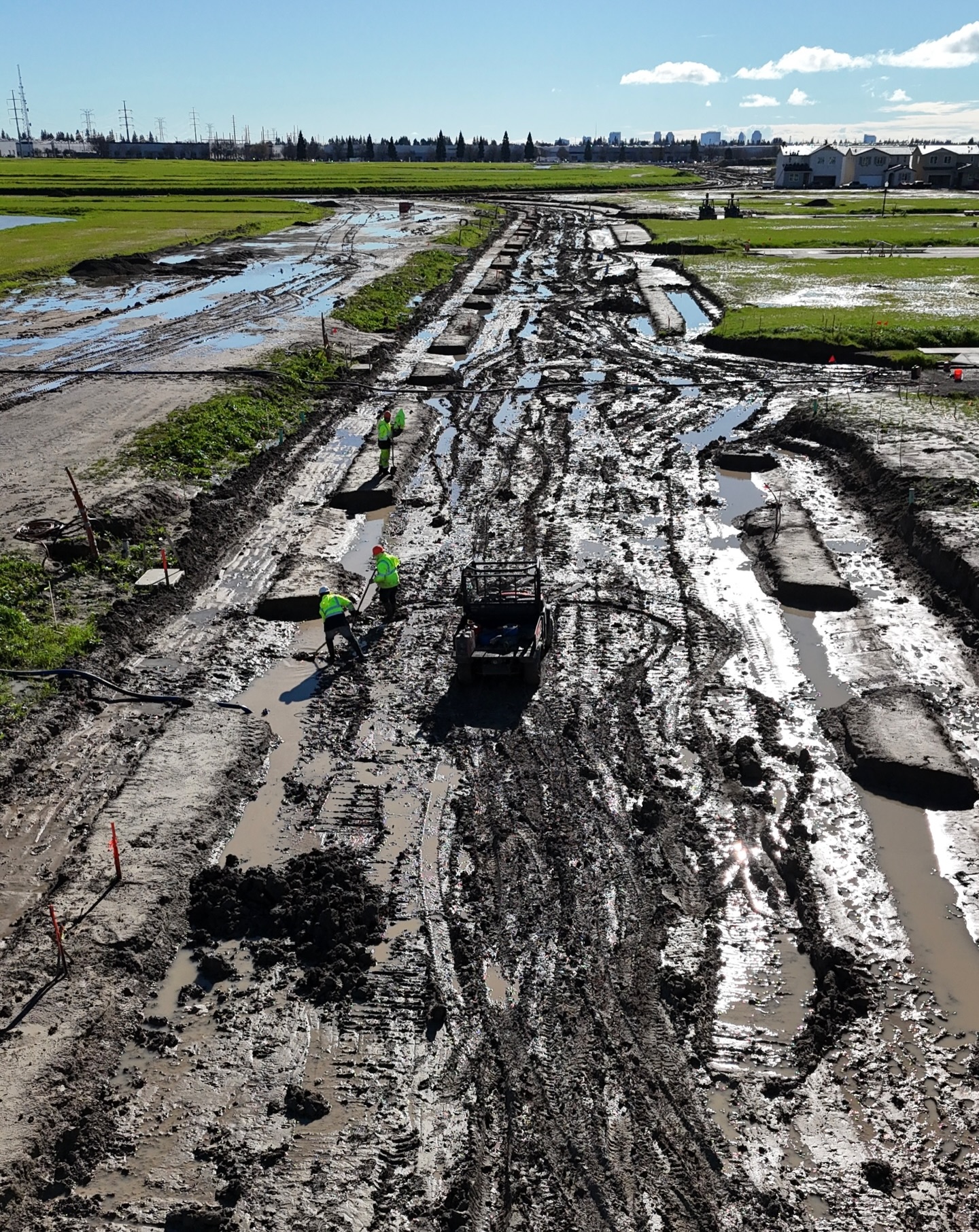 It’s a messy job, but someone’s got to do it! We’re proud to support our clients in Natomas by delivering effective dewatering solutions along this stretch of newly developing roadway. Every day counts as construction progresses, and our team is working closely with project partners to control excess water, protect the integrity of the road base, and ensure construction can move forward without unnecessary delays. 🚧
#californiaconstruction #californiadevelopment #dewatering #stormwater #stormwatermanagement