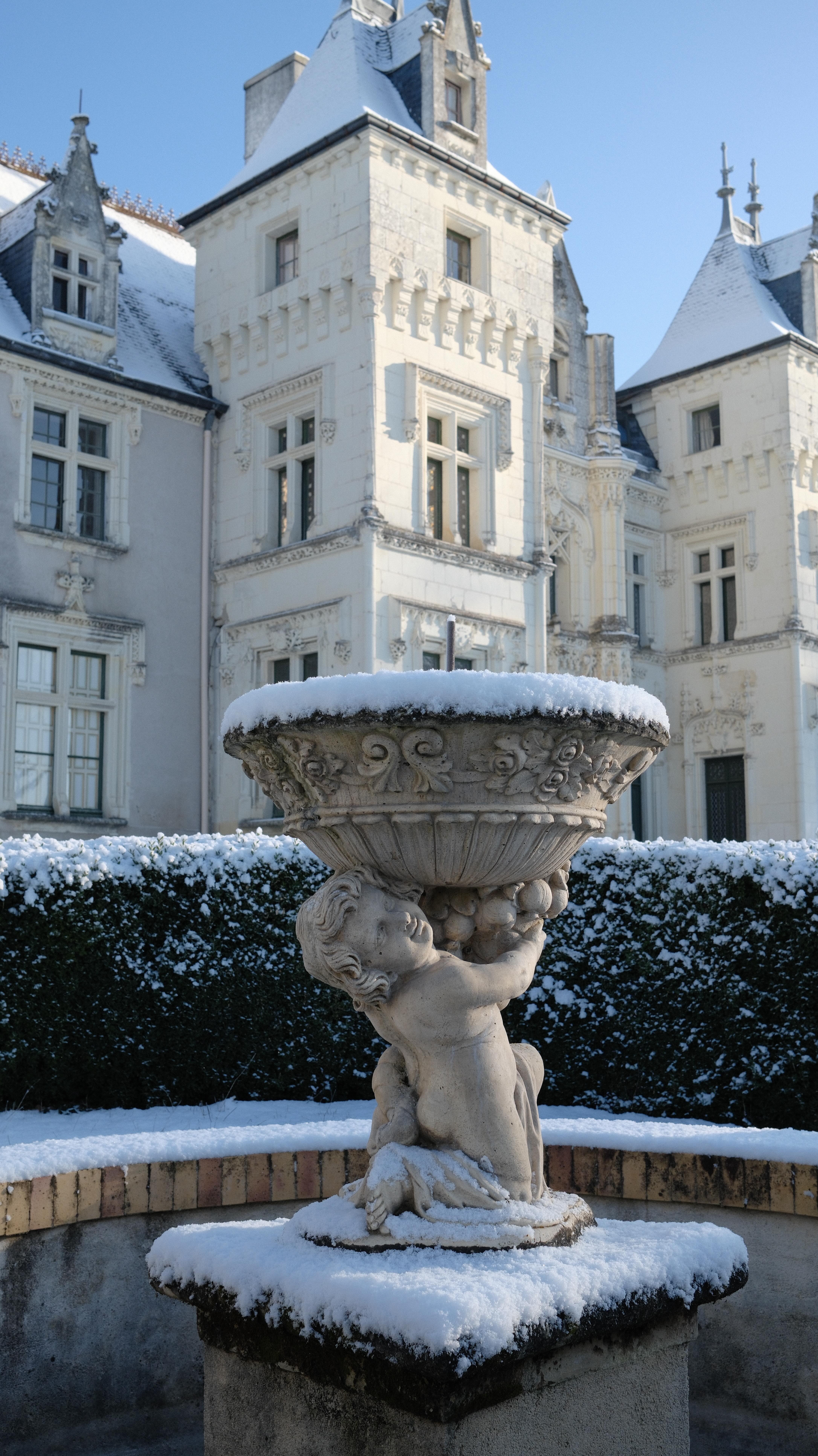 Des jours de neige,
des rires d’enfants,
et un château hors du temps. ❄️
#viedechateau
#quotidien
#vieauthentique
#hiverauchateau
#slowliving