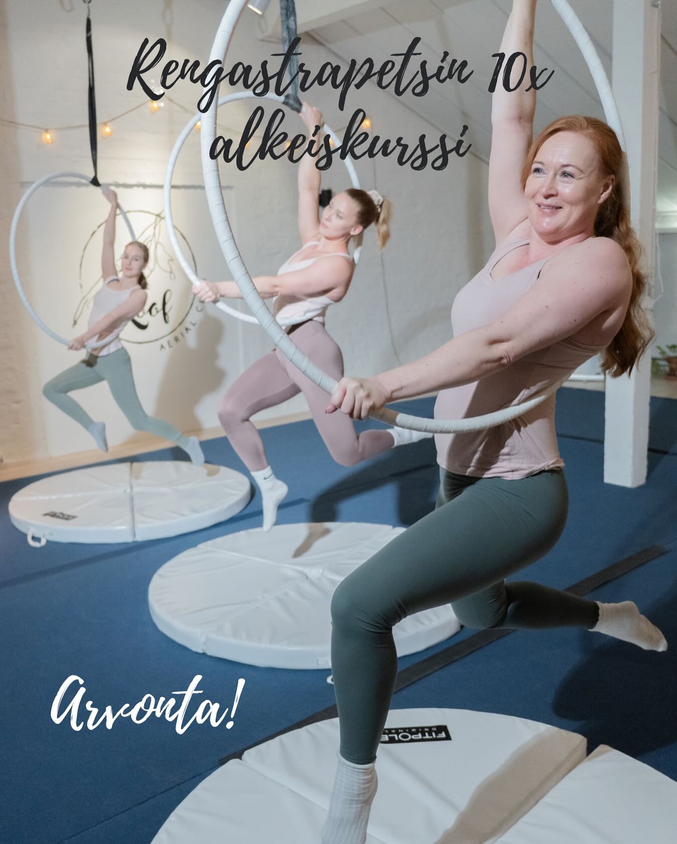 ✨✨ARVONTA!✨✨
Roofin kevätkausi on alkanut ja ensi tiistaina alkaa 10x rengastrapetsin alkeiskurssi! Sen kunniaksi arvomme paikat mukaan tälle kurssille sinulle ja kaverillesi! 💫
Osallistuaksesi arvontaan:
💫 Seuraa @roofaerialclub
💫 Tykkää tästä kuvasta.
💫 Ja tägää mukaan kaveri. Jokainen tägäys on uusi arpa sinulle! Voittaja saa kaksi paikkaa kurssilta: itselleen ja valitsemalleen kaverille!
Osallistumisaikaa on su 11.1. klo 24 asti. Ilmoitamme voittajalle maanantaina!
✨ Onnea arvontaan! ✨
Rengastrapetsin alkeet 10 x kurssi
tiistaisin klo 19-20
Ohjaajana Jerina Ferdani (@ferdanifamily )
(13.1.-17.3.)
Hinta 160€
Rengastrapetsin alkeiskurssilla tehdään akrobaattisia liikkeitä katosta roikkuvalla renkaalla. Rengastrapetsilla harjoittelu on hauskaa ja erittäin tehokasta, koko kehoa vahvistavaa treeniä. Rengastrapetsin alkeiskurssilla harjoitellaan nousuja renkaalle sekä helppoja asentoja ja pyörähdyksiä. Kurssilla tehdään myös liikkeitä pää ylösalaisin. Tunnit sisältävät lämmittelyn, lajitekniikkaa sekä voima- ja liikkuvuusharjoitteita. Alkeiskurssilla keskitytään vahvistamaan erityisesti lajissa tarvittavia vatsa- ja käsilihaksia. Kymmenen kerran kurssilla saat hyvän startin lajiin ja voit jatkaa harrastusta 1 tai 1-2 tason tunneilla.
Varusteiksi selän peittävä paita tai jumppapuku, pitkähihainen paita, pitkät housut sekä juomapullo.
HUOM! Jos haluat varmistaa paikkasi kurssilta, ilmoittaudu mukaan Roofin app:in kautta, jonka löydät nimellä Roof Aerial Club App Storesta tai Play kaupasta. Voit käyttää myös selainversioita, joka löytyy bion linkkipuusta. ☺️
Meta ei ole osallisena arvonnassa.
📸: @takayamaproductions
#roofaerialclub #rengastrapetsi #aerialhoop #aerialacrobatics #arvonta