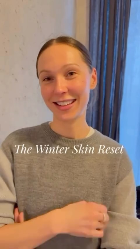 **Winter Skin Resets with LED Light Therapy**
Winter can significantly affect skin health, leading to dryness, irritation, and flare-ups of conditions like eczema and psoriasis. The cold air and indoor heating strip moisture, resulting in dull, flaky skin and chapped lips.
LED Light Therapy is an effective solution to combat these winter skin issues. It helps rejuvenate the skin, reduces redness, and enhances hydration. Many clients notice remarkable improvements after just one session, making it an ideal treatment for restoring your glow this season ✨
Ready to reset your skin? Book your session today! #glowingskinnaturally#ledlighttherapyamsterdam #skincareroutine
