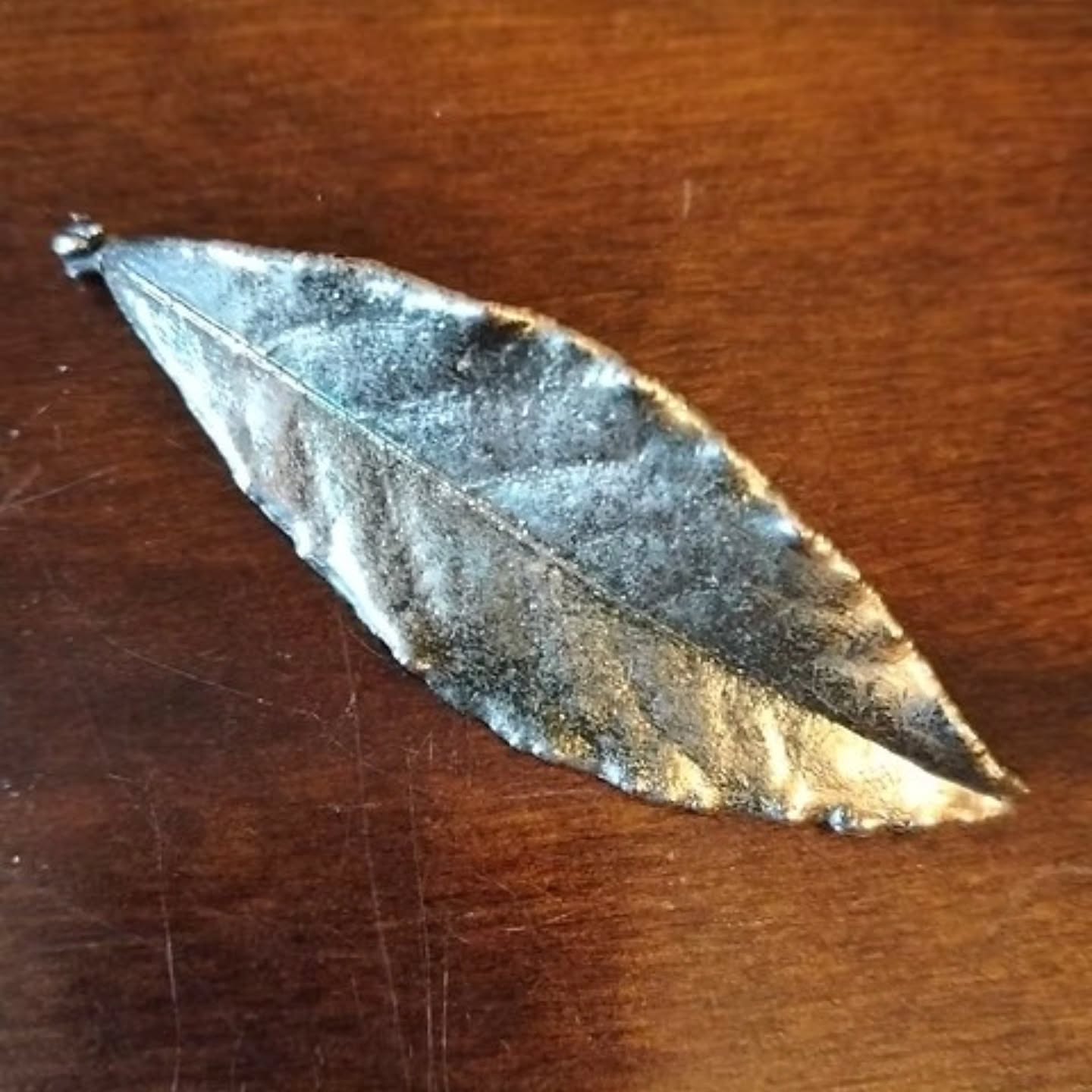 Vintage silver toned ( silvered and probably pewter) leaf pin brooch | https://share.google/Gg44YyezD8YjUfhZT