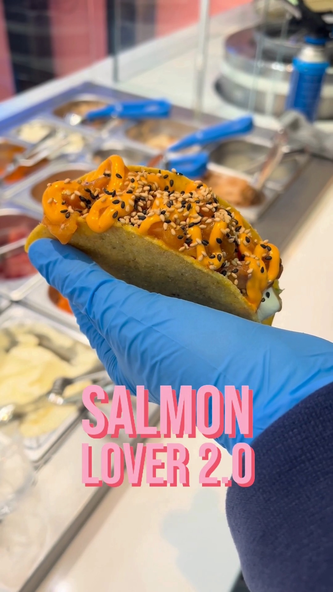 Abbiamo aggiornato il software del gusto: SALMON LOVER versione 2.0 installata ✅
Ingredienti: insalata fresca, salmone norvegese marinato, phila factory, spicy mayo e sesamo 🌮
Bug fixes: nessuna possibilità di resistere ✌🏻
Ti aspettiamo nei nostri store! Oppure ordina online dalla nostra #APP
#pokéfactory #salmonlover #tacos